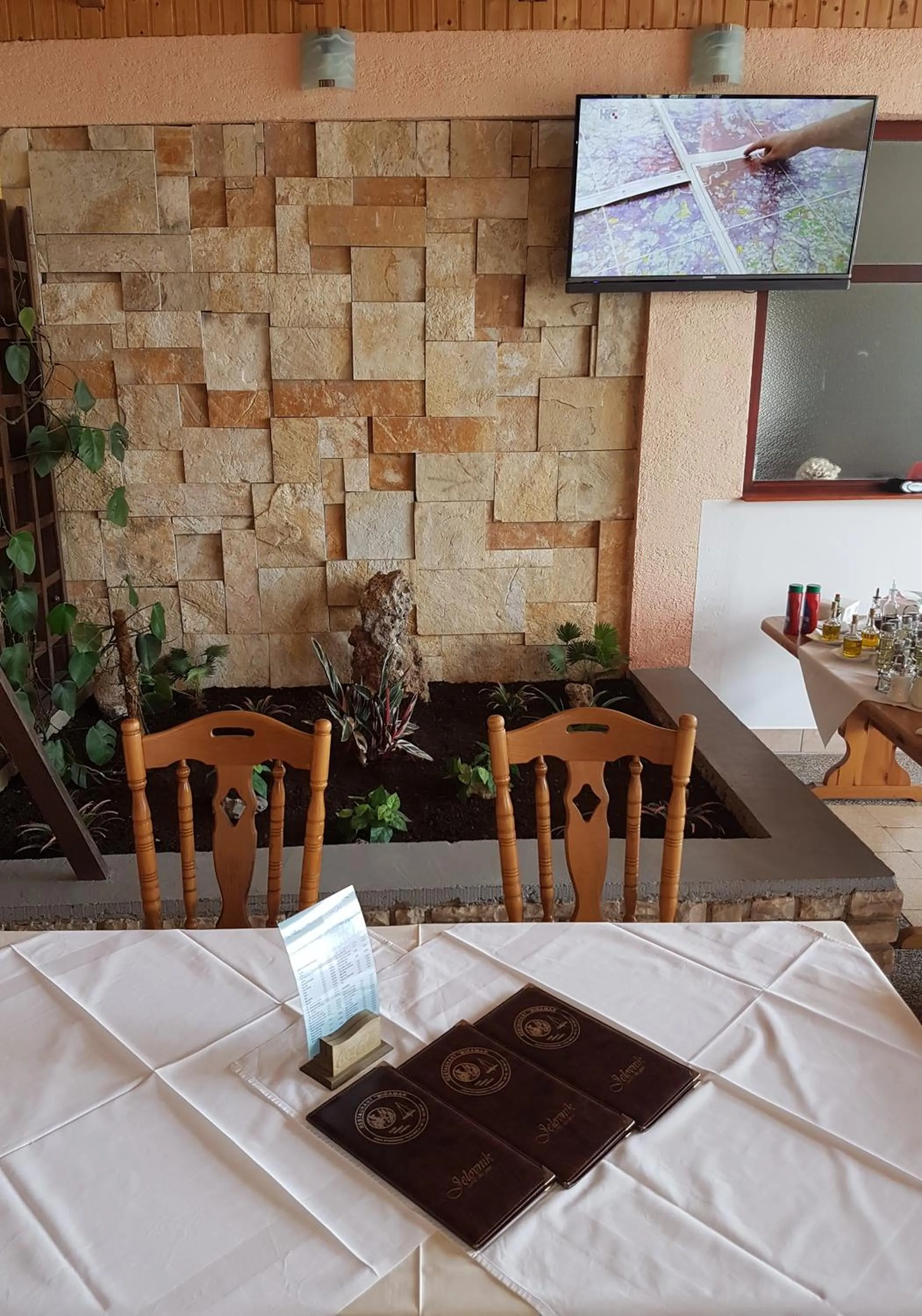 Restaurant/places to eat in Bed and Breakfast MIRAMAR