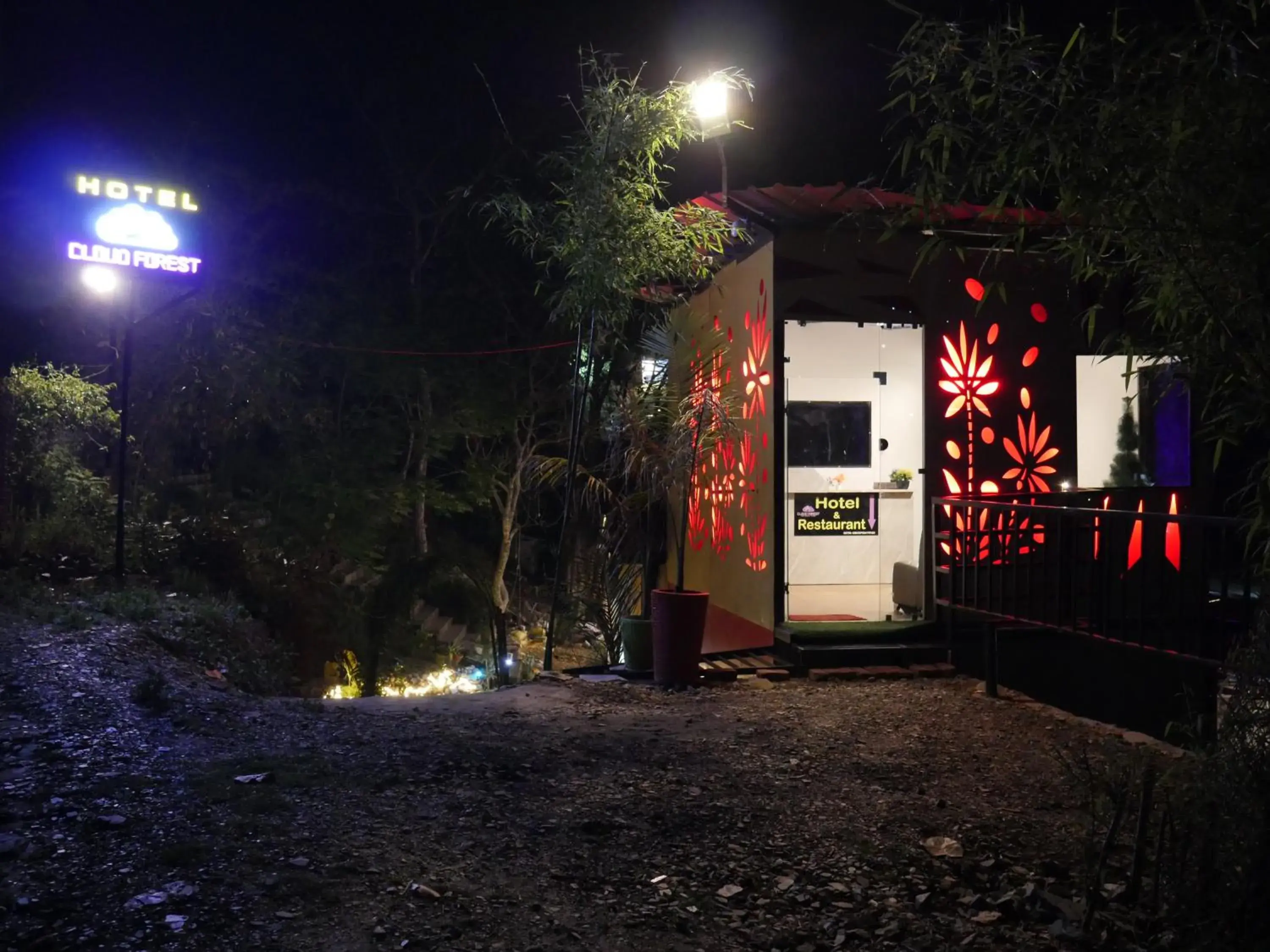 Facade/entrance in Cloud Forest Facade/entrance in Cloud Forest