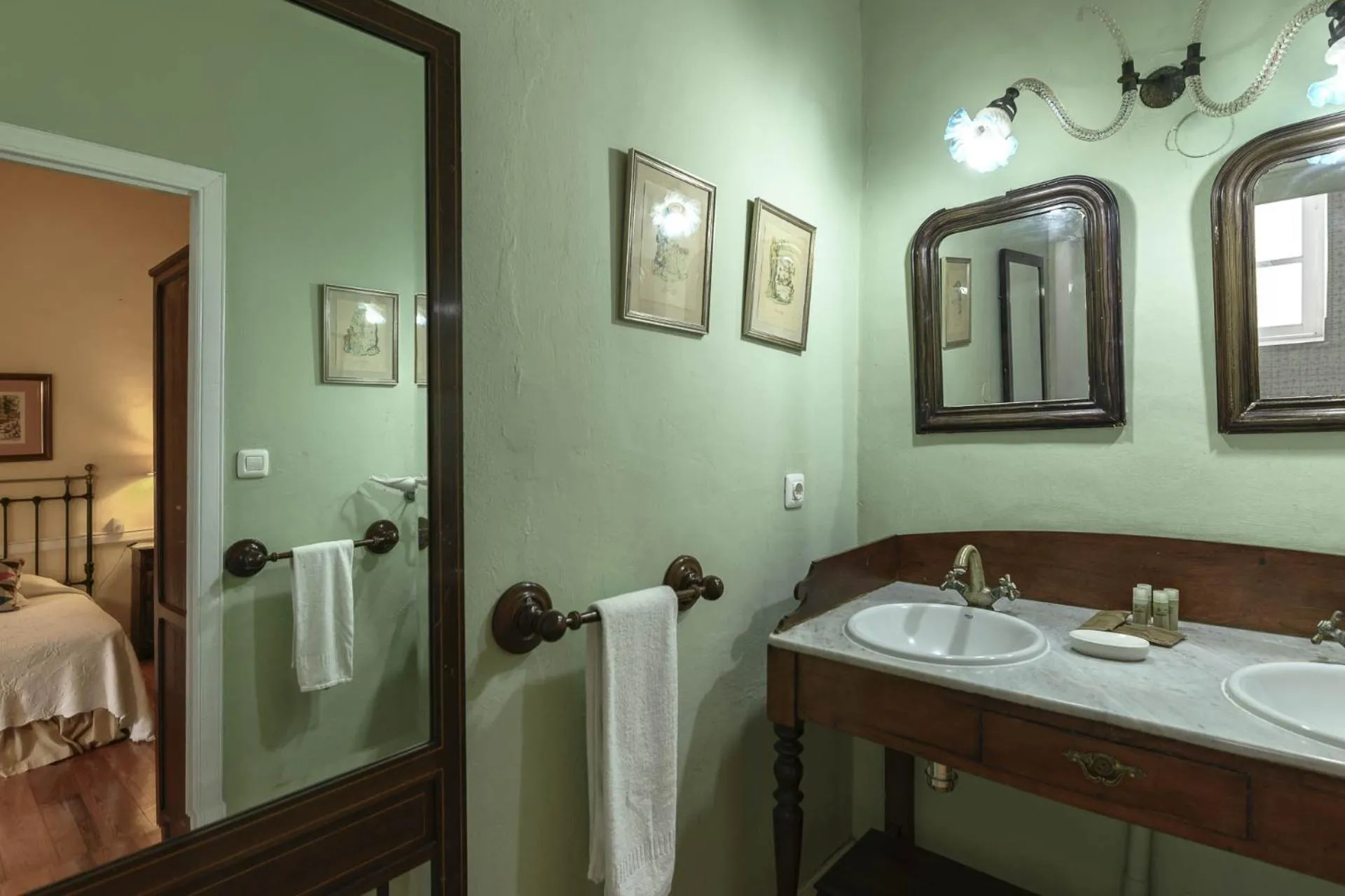 Bathroom in Hotel Rural Las Longueras
