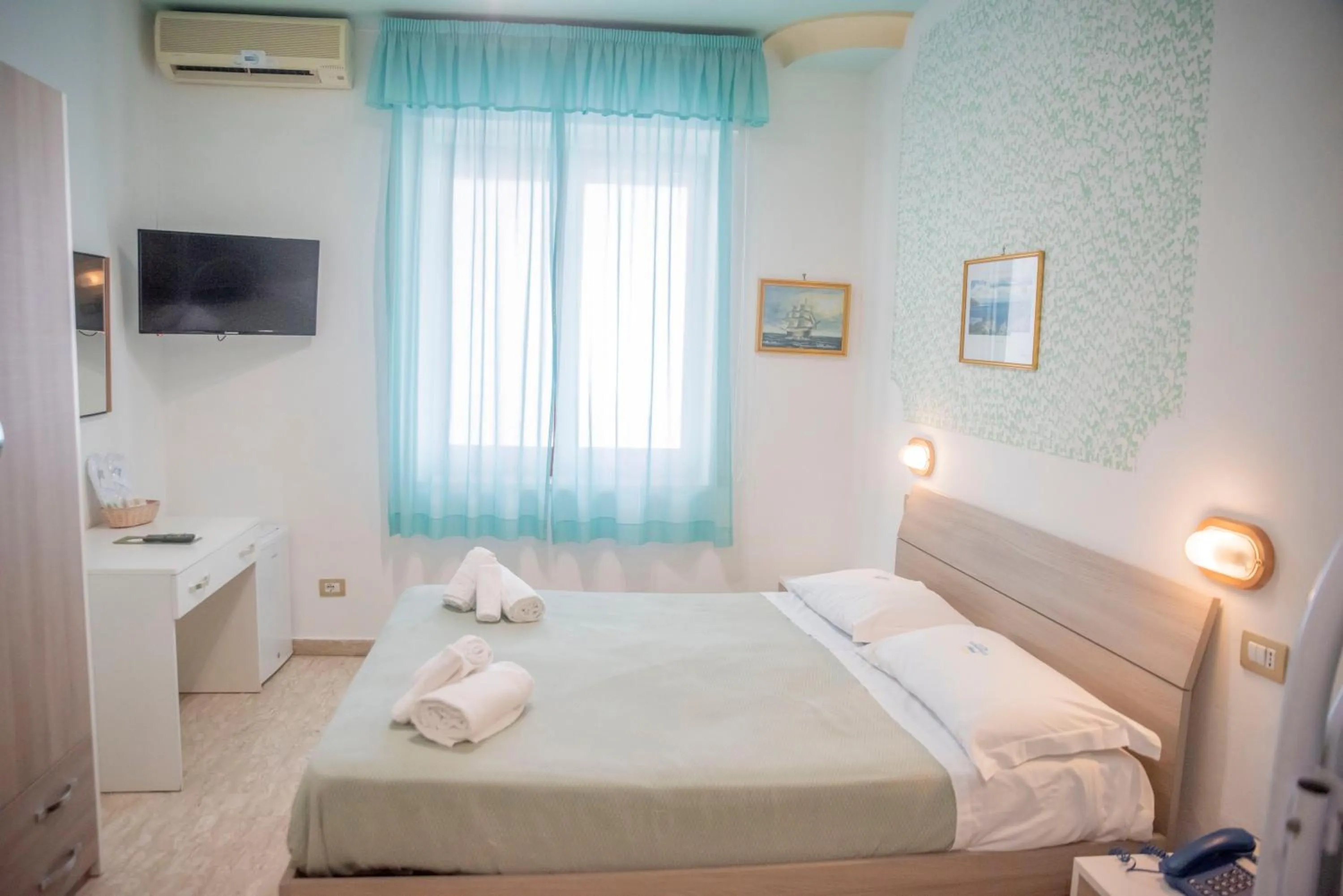 Bedroom, Bed in Hotel Le Tre Caravelle