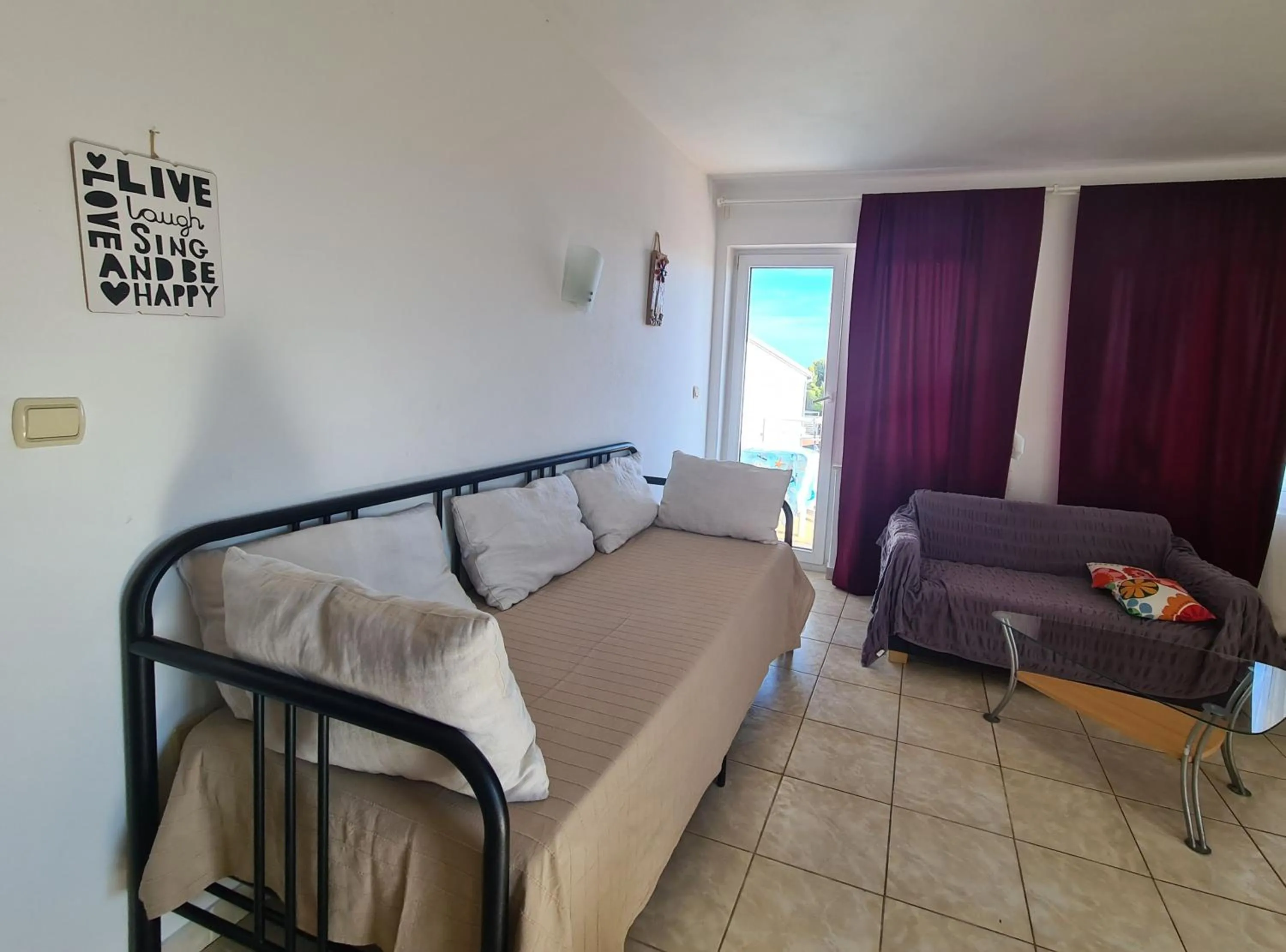 Living room, Bed in Apartments Niko