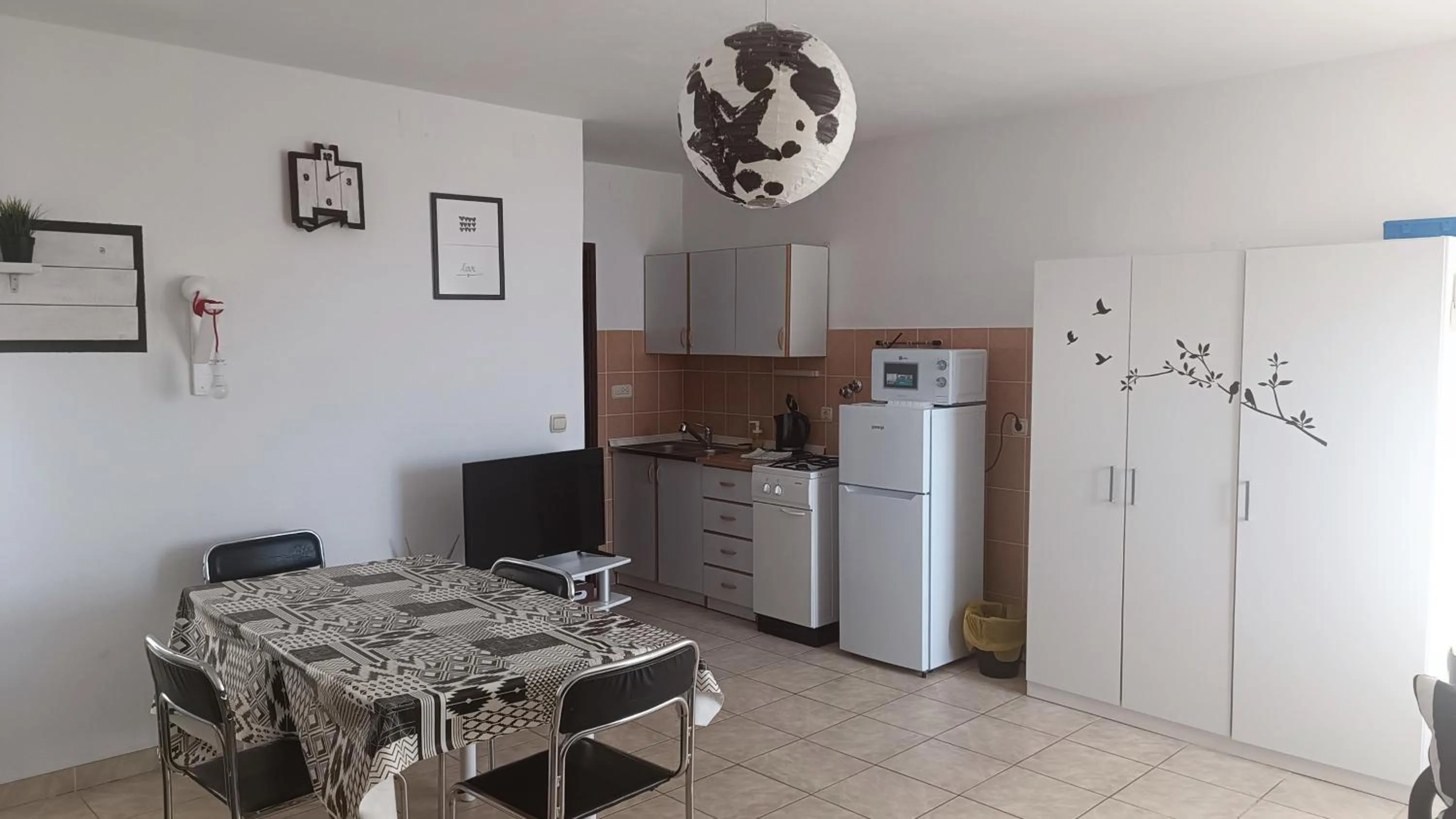 Dining area in Apartments Niko