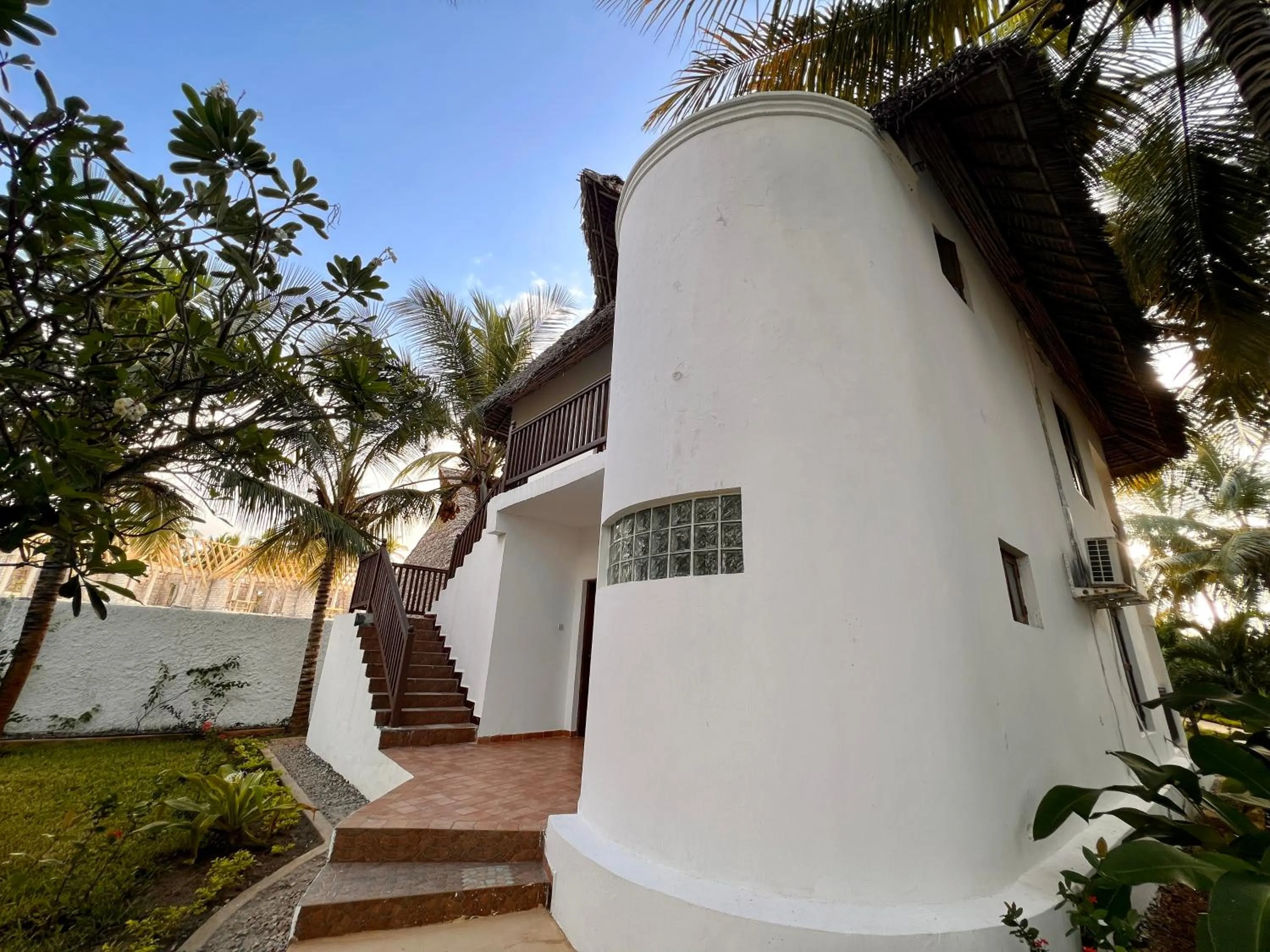 Property building in Zanzibar Bahari Villas