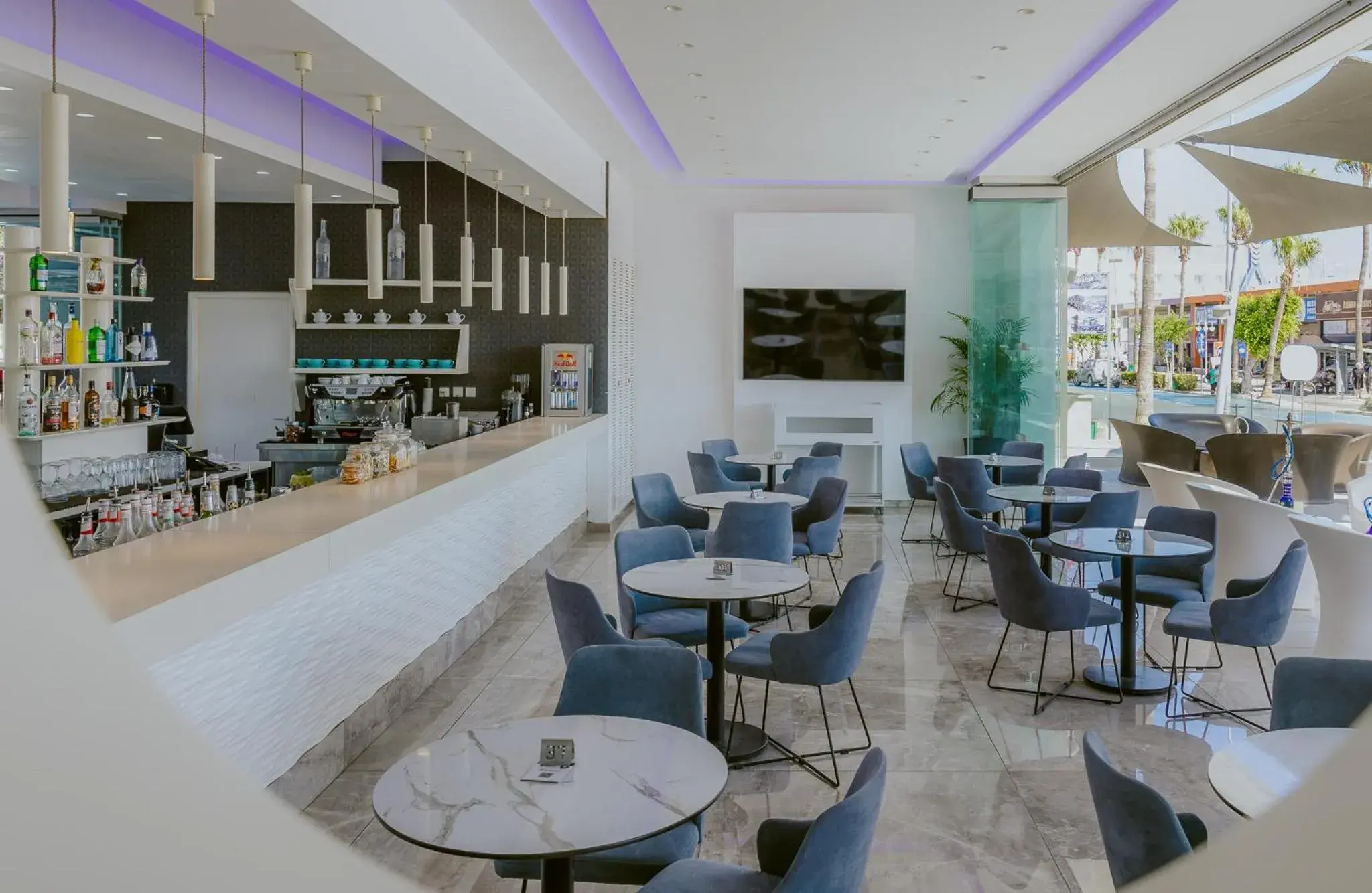 Lounge or bar in River Rock Hotel Lounge or bar in River Rock Hotel