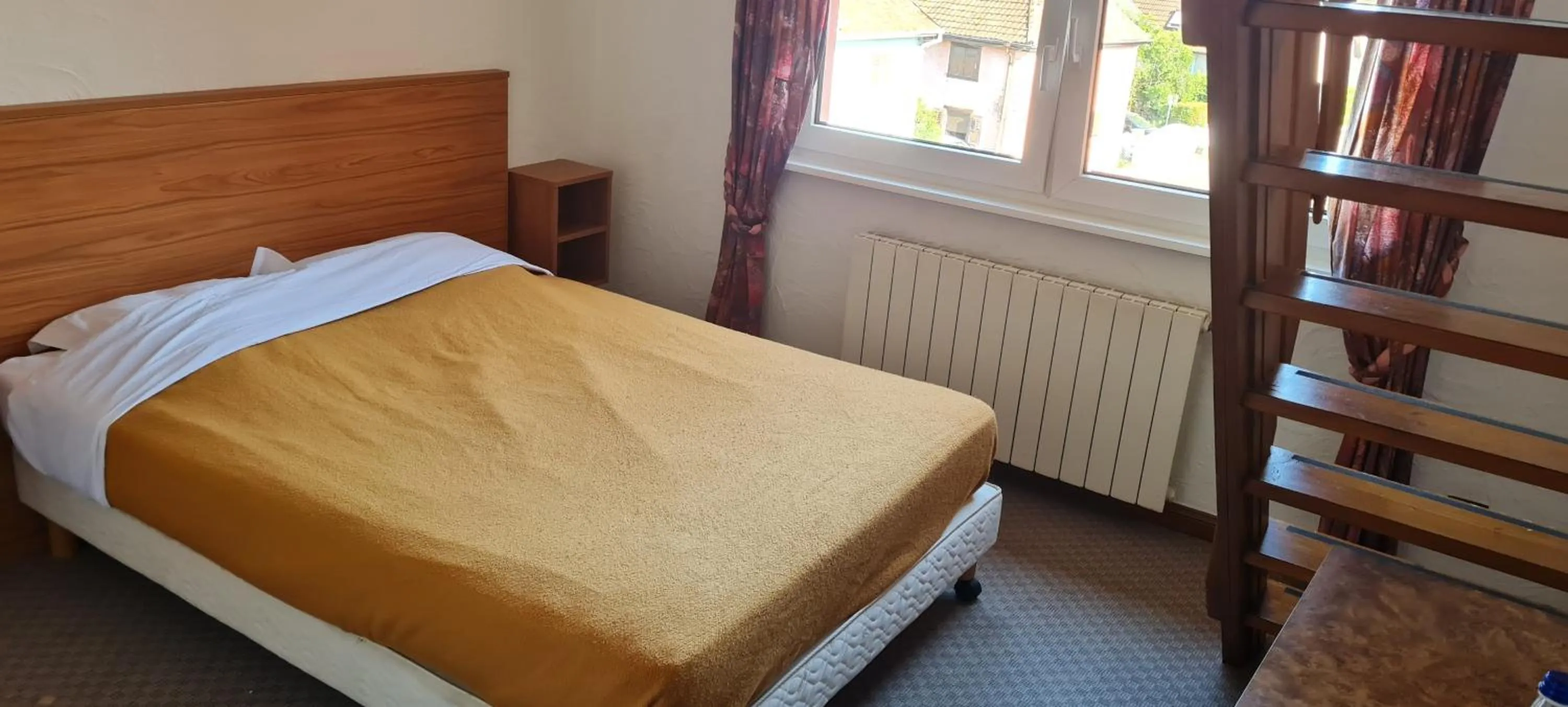 Bed in A la couronne d'or