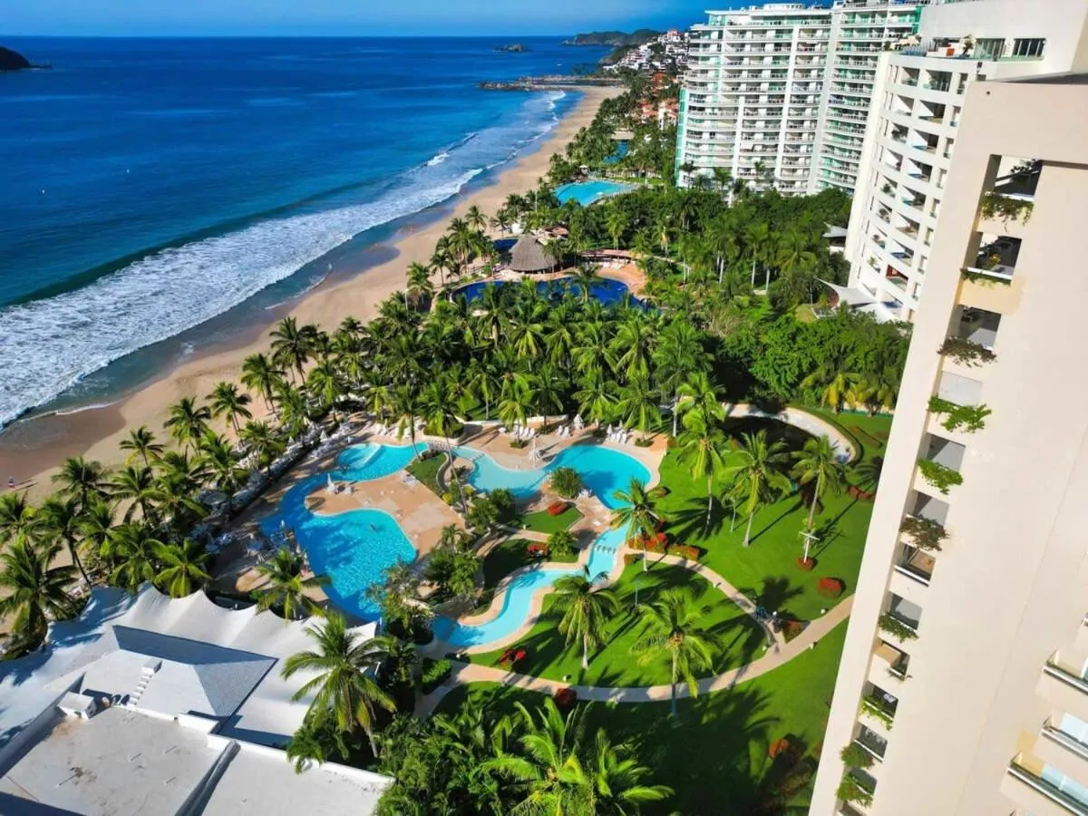 Elegant Beachfront Studio in Monarca Ixtapa