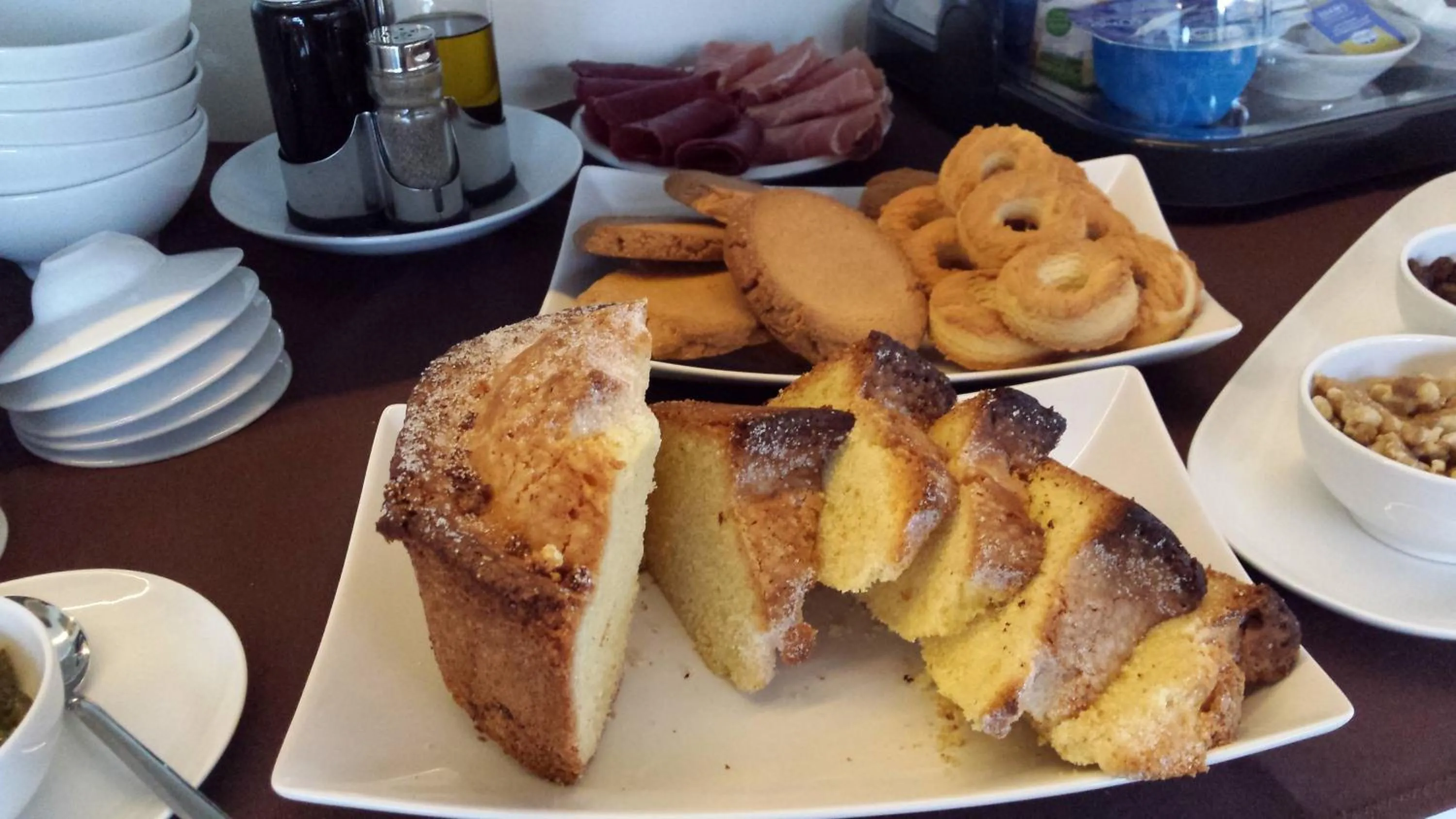 Buffet breakfast in Finca Portizuelo