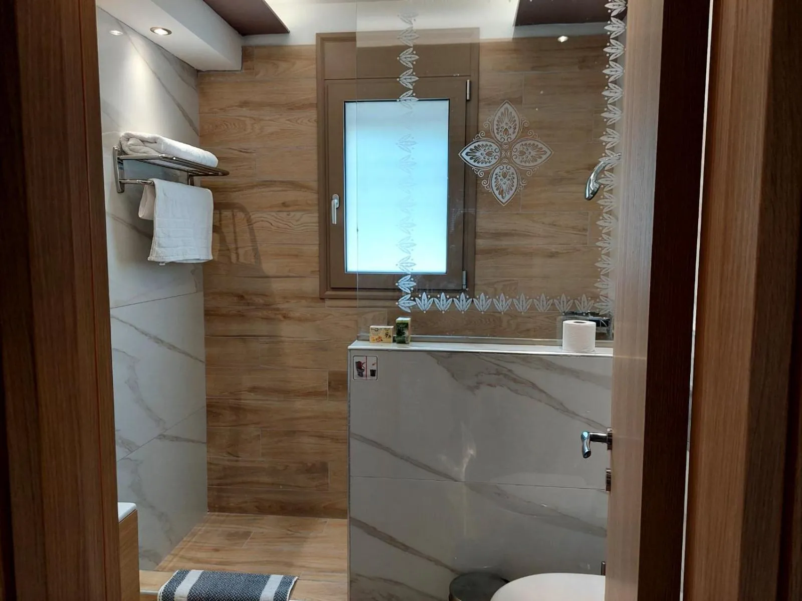 Alexa Luxury Suites