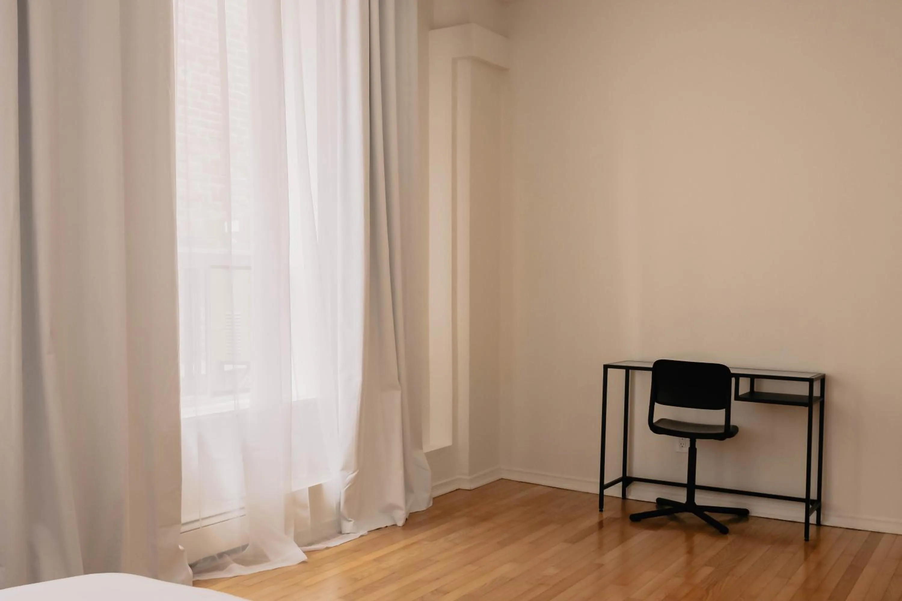 Bedroom in Lum The Queen