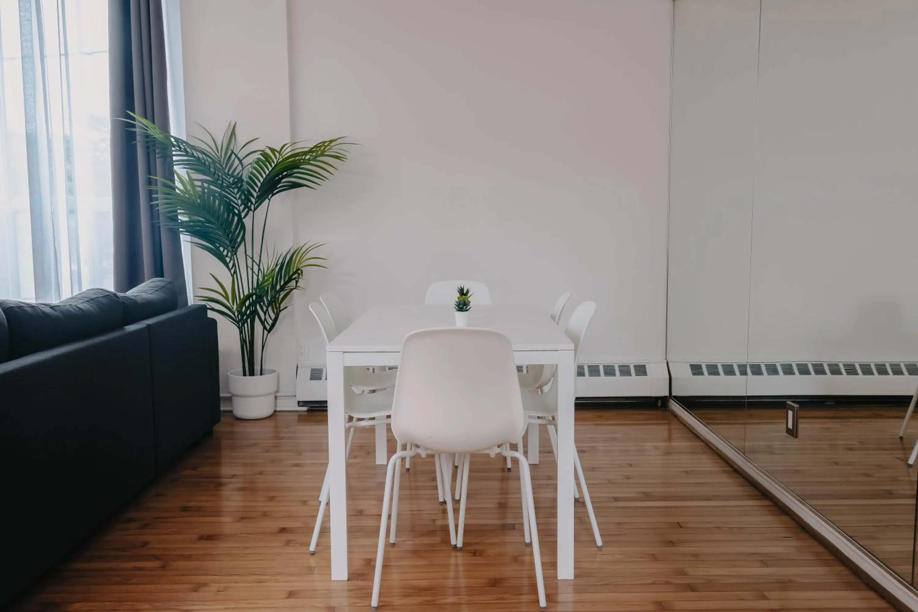 Living room in Lum The Queen