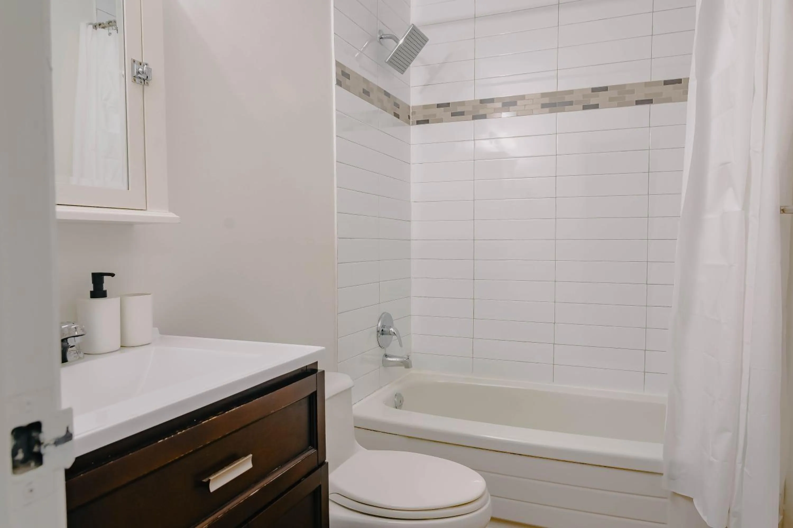 Shower in Lum The Queen