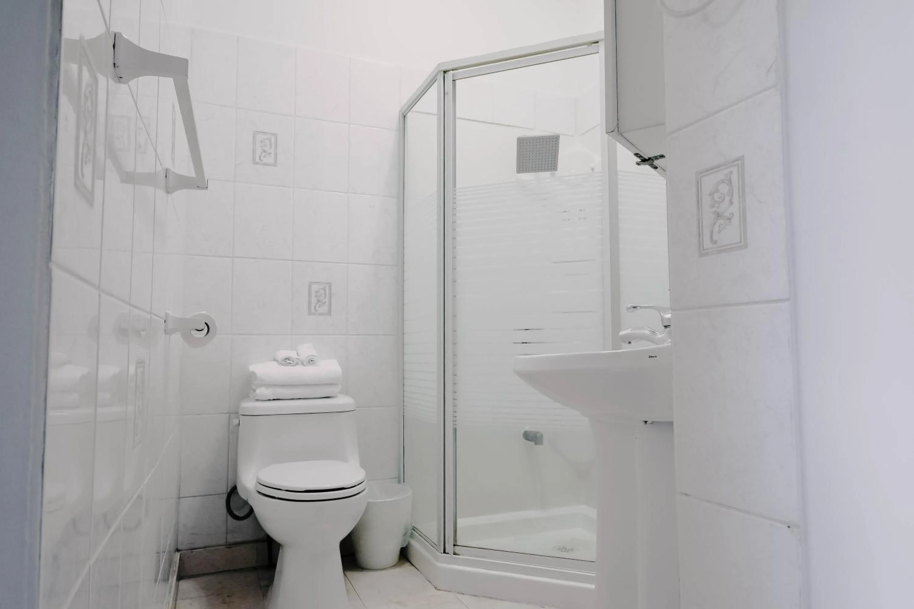 Shower in Lum The Queen