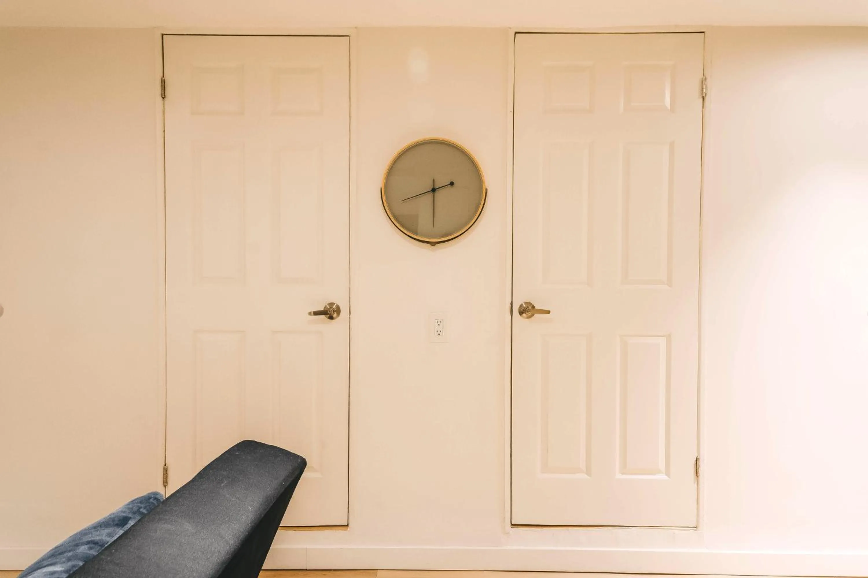 Living room in Lum The Queen