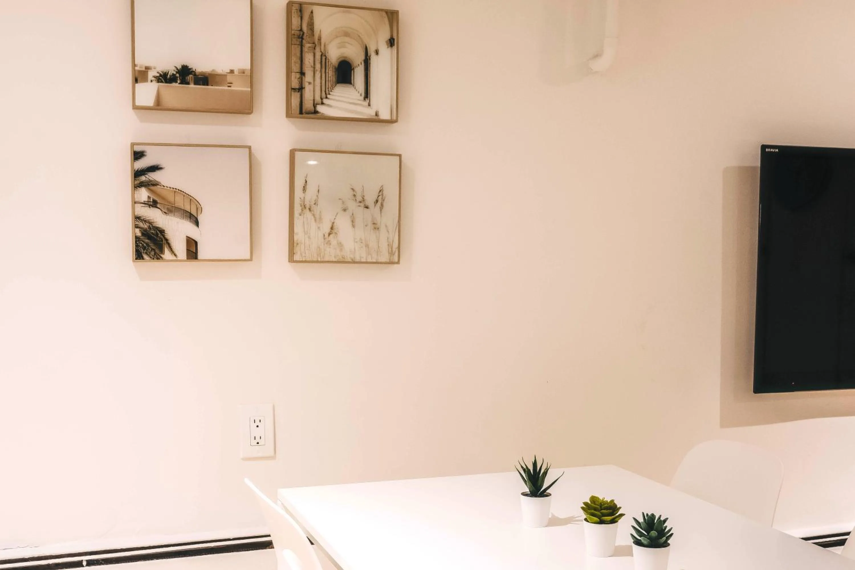 Decorative detail in Lum The Queen