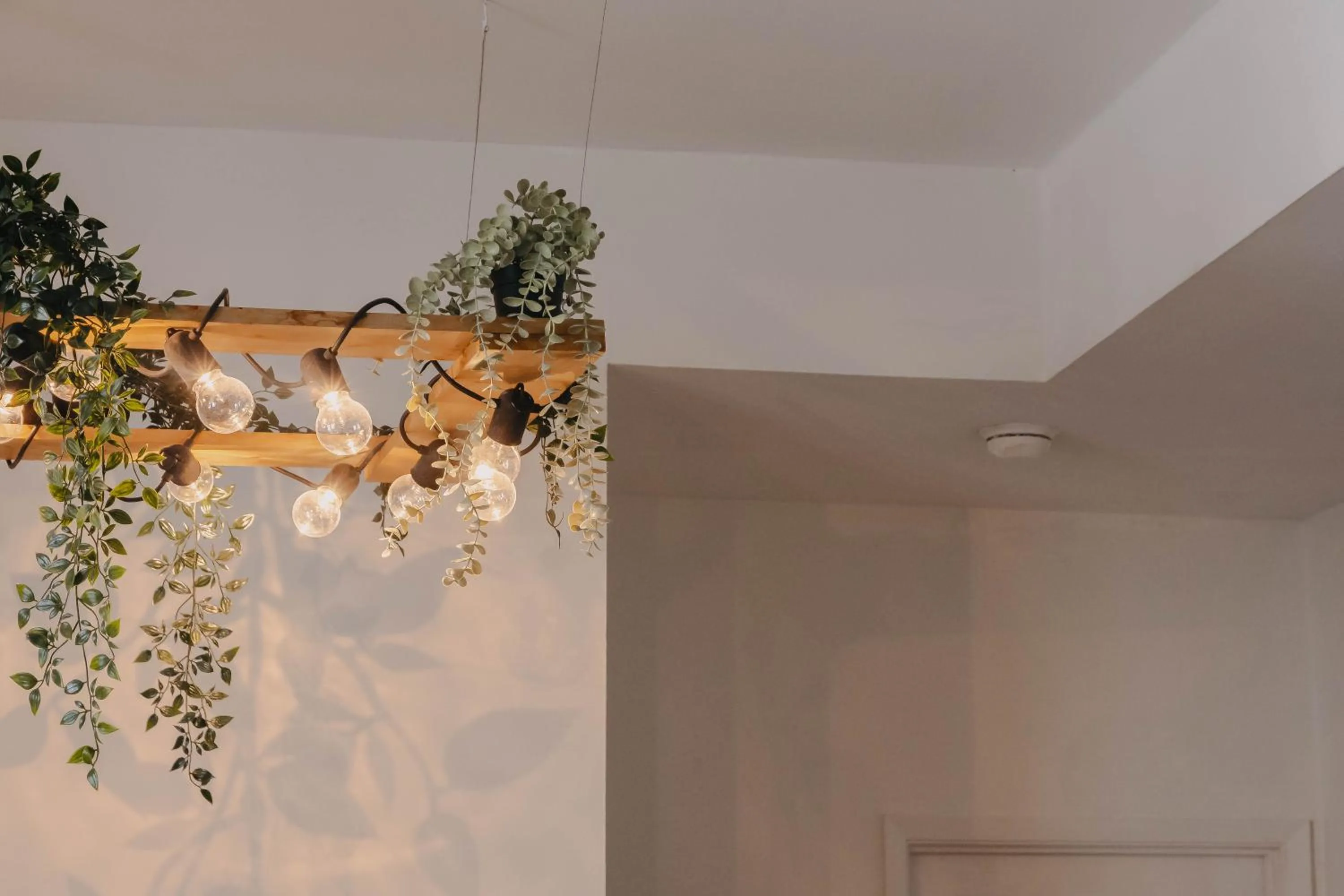 Decorative detail in Lum The Queen