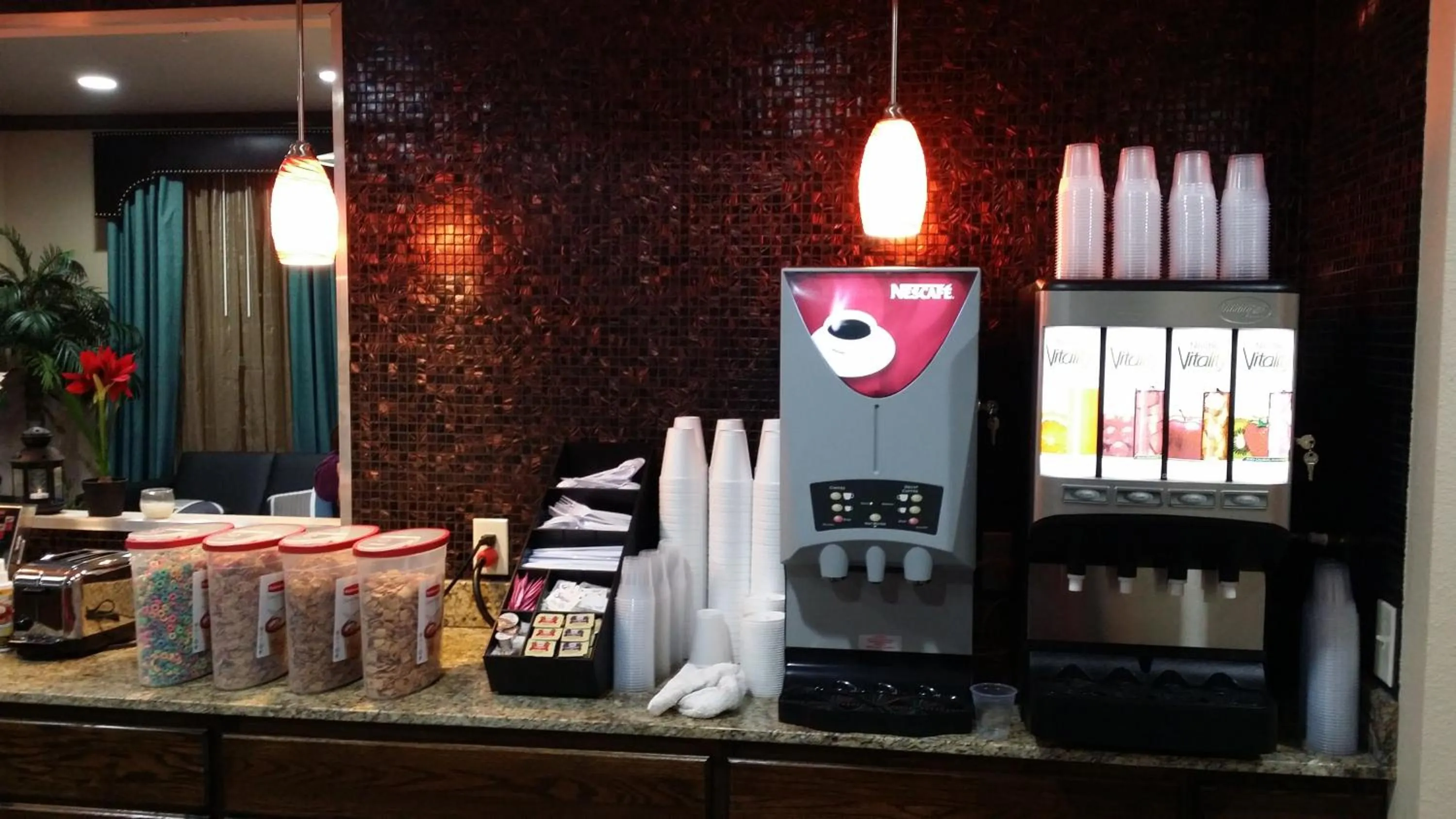 Coffee/tea facilities in Texan Inn and Suites Tilden
