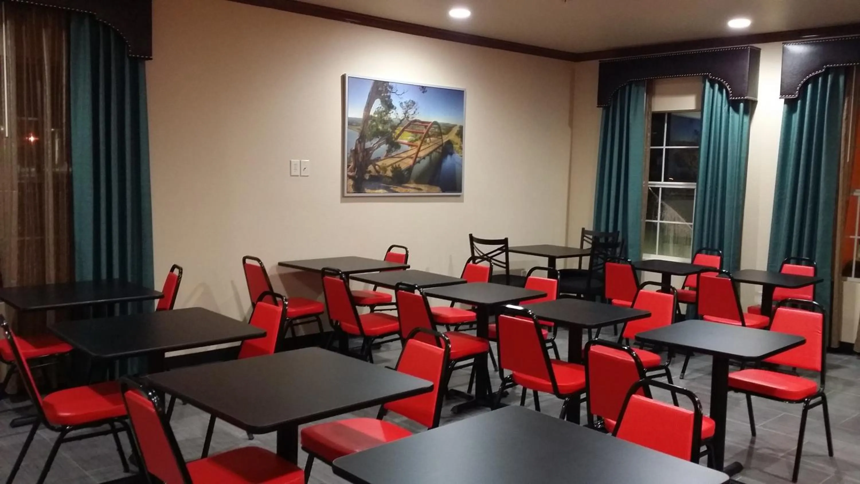 Communal lounge/ TV room in Texan Inn and Suites Tilden