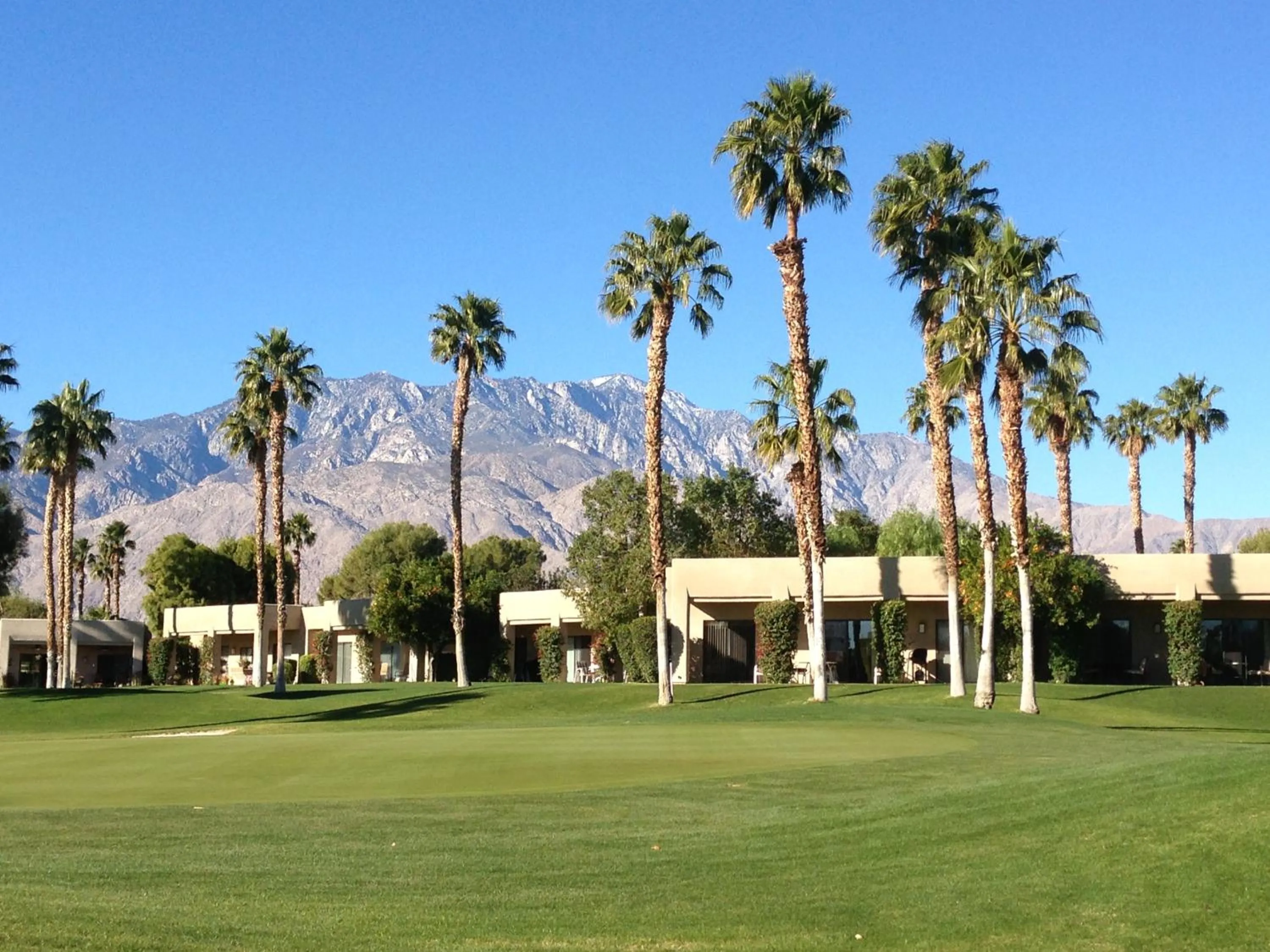 Two-Bedroom Apartment in Desert Country Club Paradise!