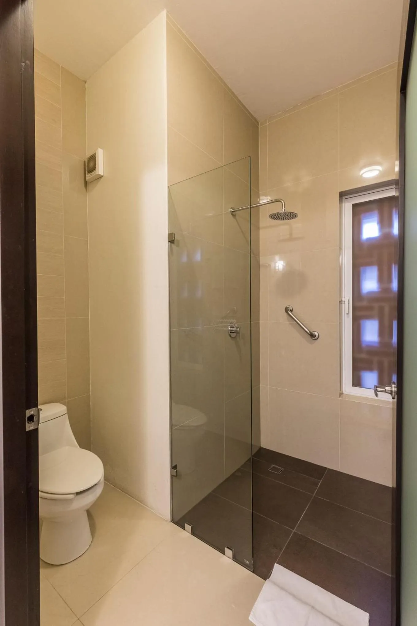 Shower in Marialicia Suites, Hotel Boutique