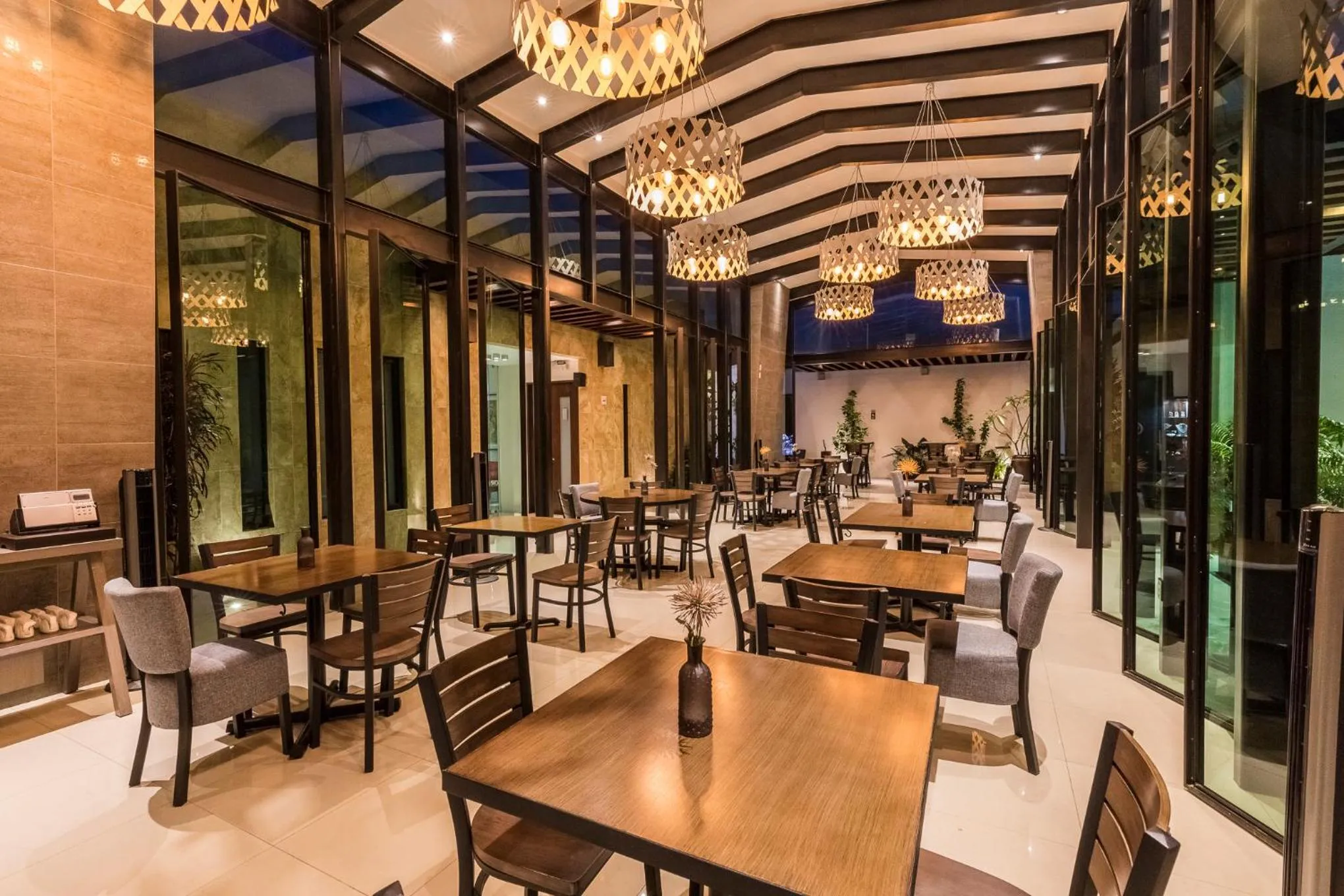 Restaurant/places to eat in Marialicia Suites, Hotel Boutique