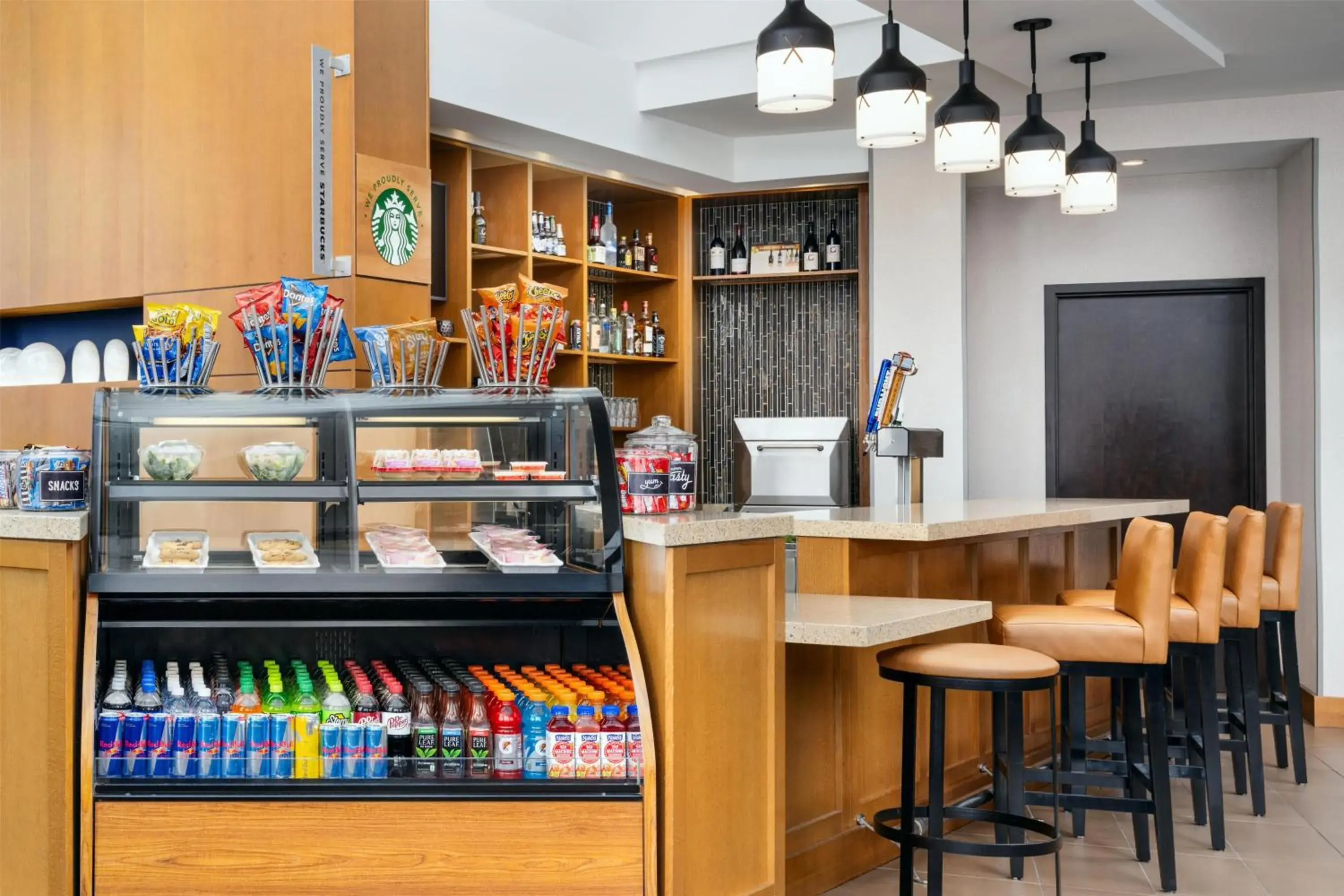 Lounge or bar in Hyatt Place Canton Lounge or bar in Hyatt Place Canton