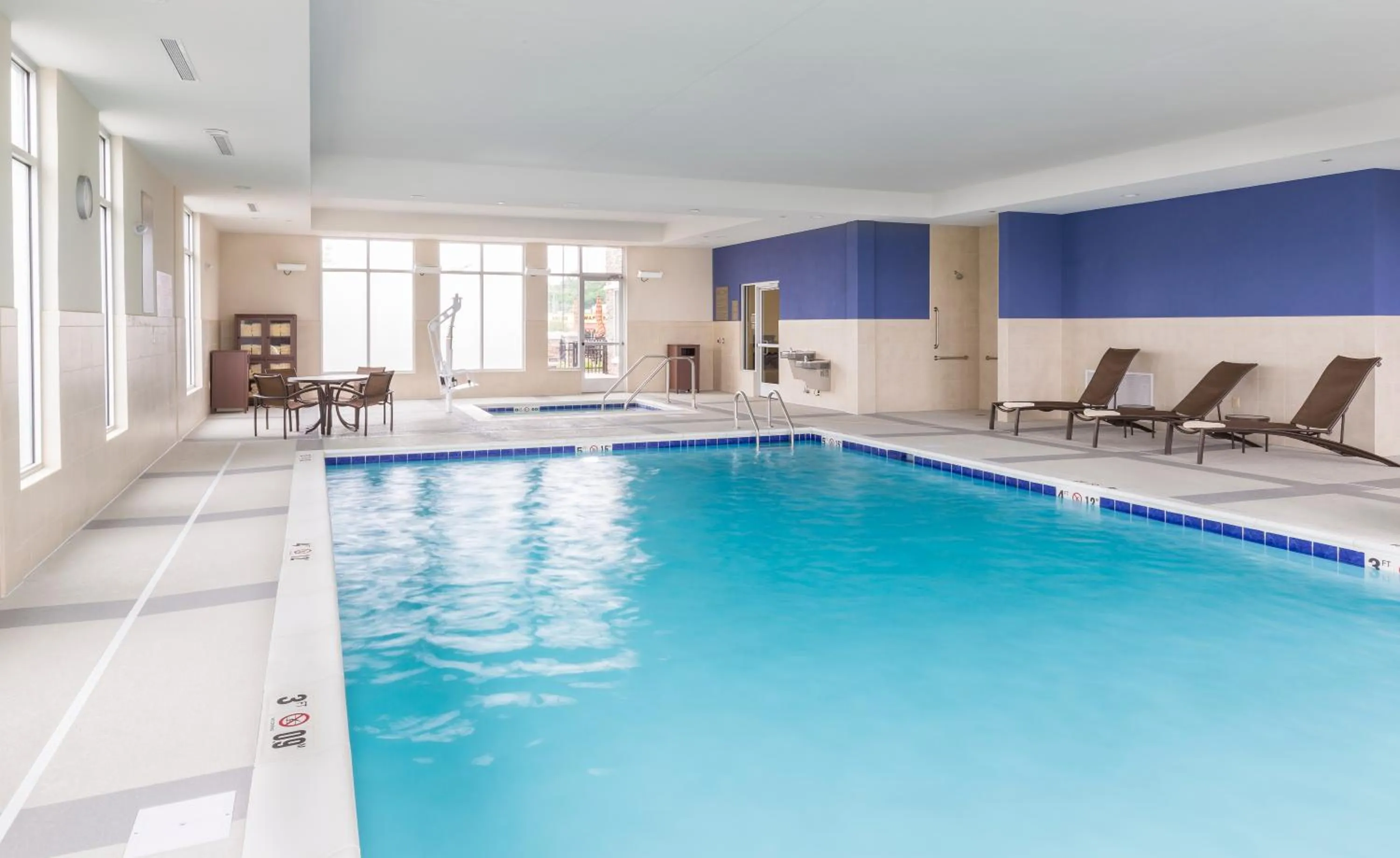 Swimming pool in Hyatt Place Canton