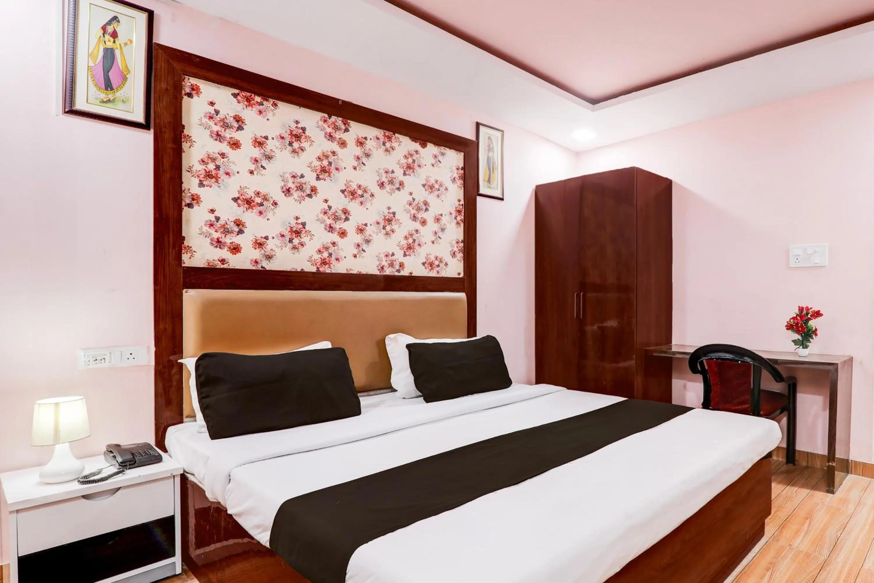 Bedroom, Bed in Super Hotel O BBD Lucknow Formerly 7th Heaven