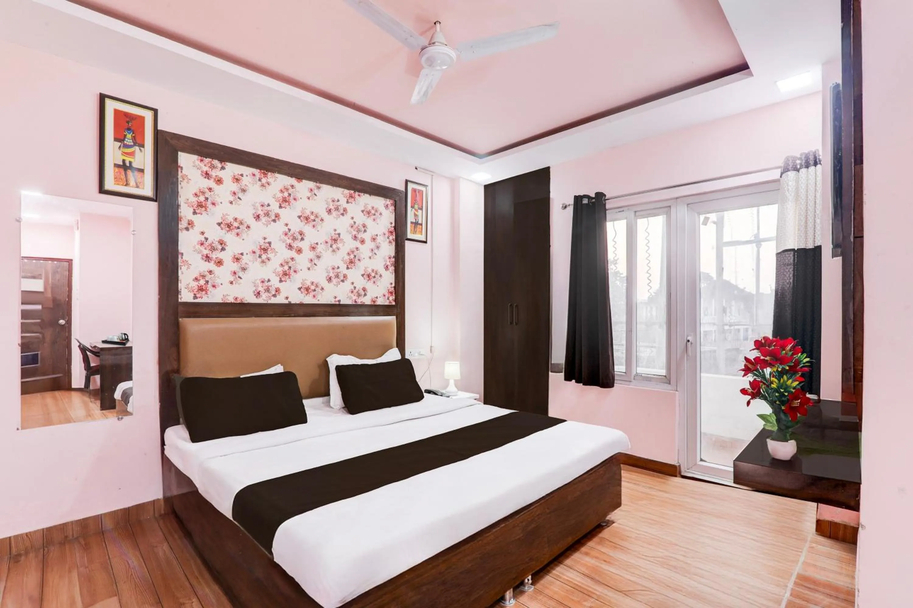 Bedroom, Bed in Super Hotel O BBD Lucknow Formerly 7th Heaven