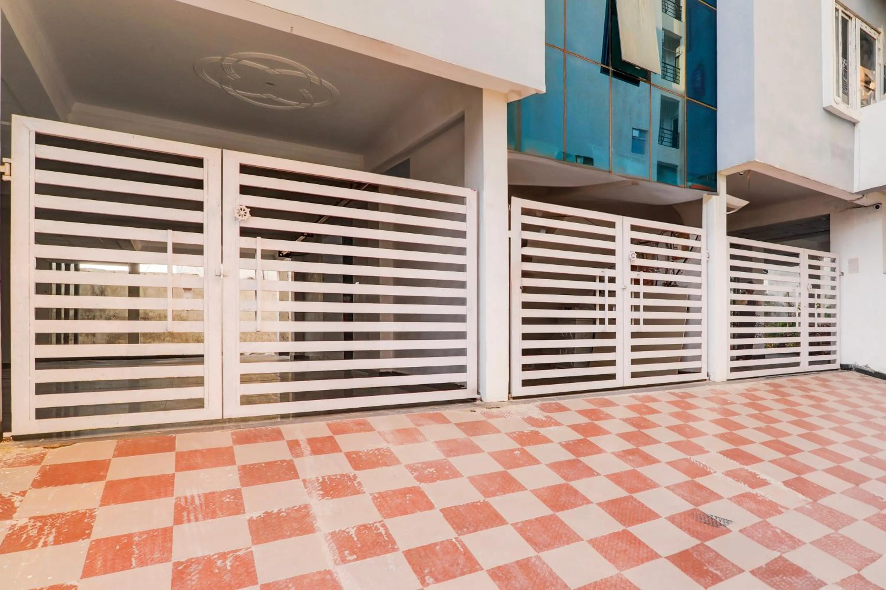 Facade/entrance in Super Hotel O BBD Lucknow Formerly 7th Heaven