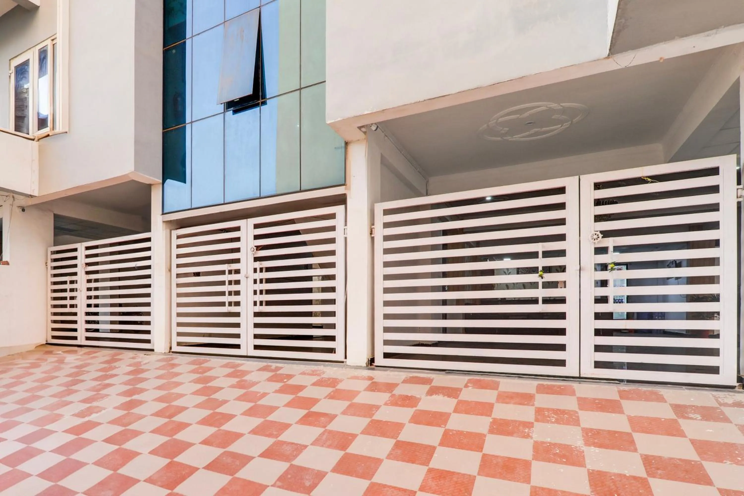 Facade/entrance in Super Hotel O BBD Lucknow Formerly 7th Heaven