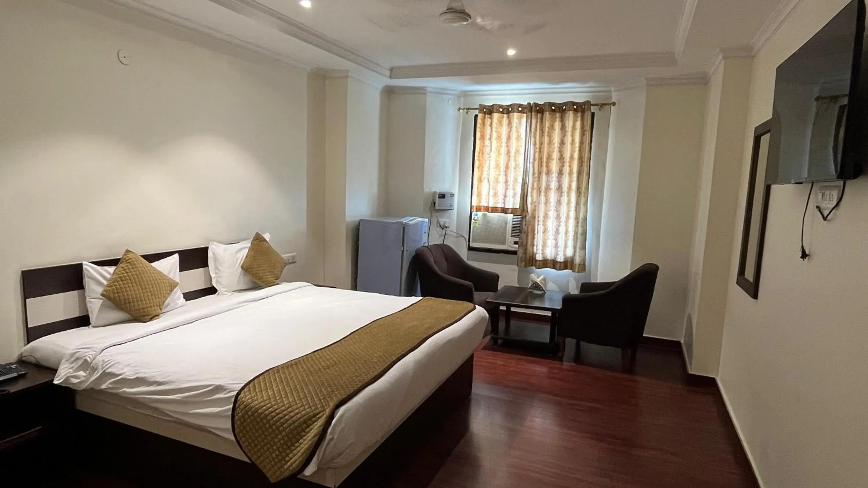 Bed in Hotel Vasu International Bed in Hotel Vasu International