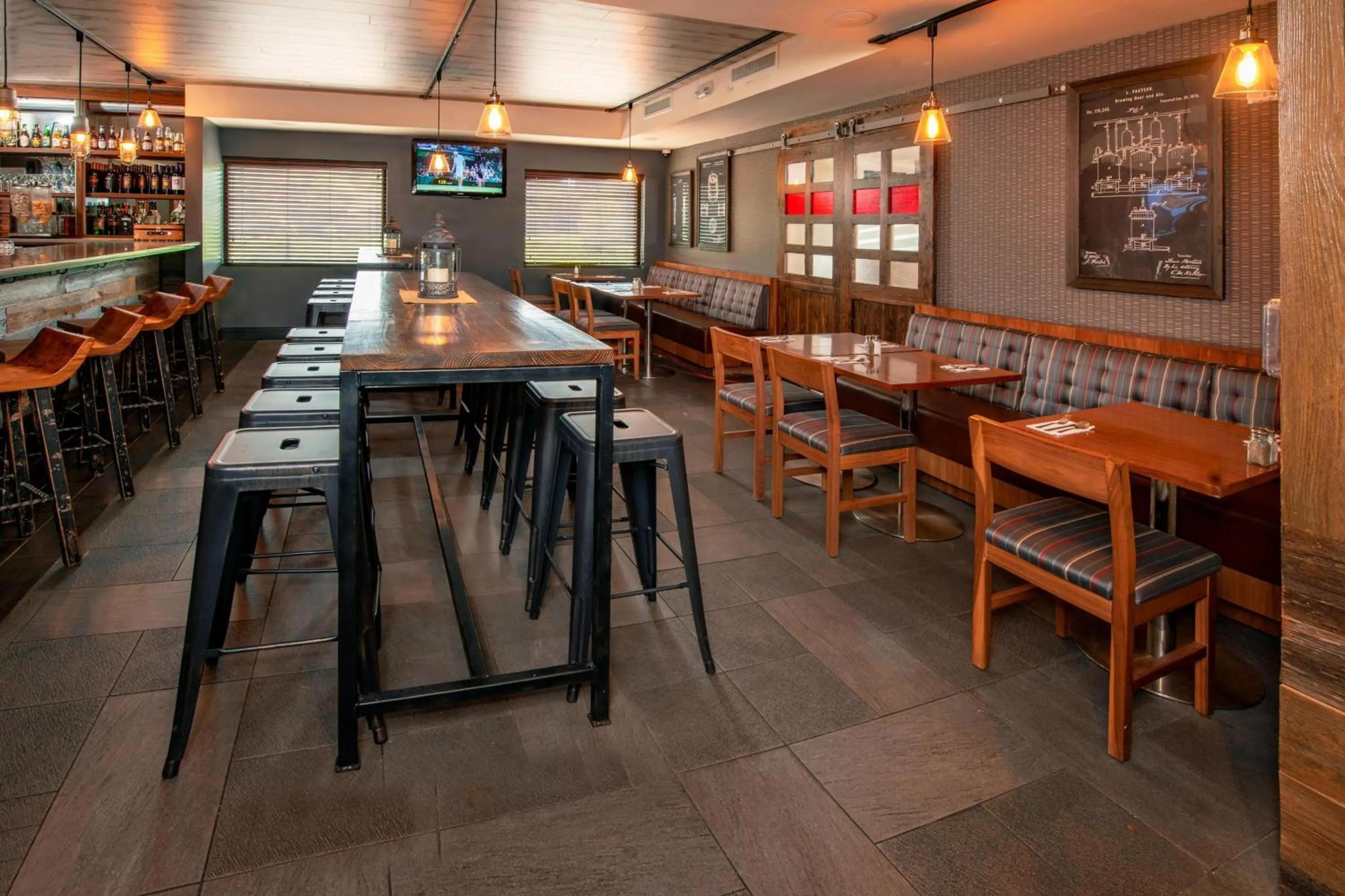 Restaurant/places to eat in Four Points by Sheraton Newark Christiana Wilmington