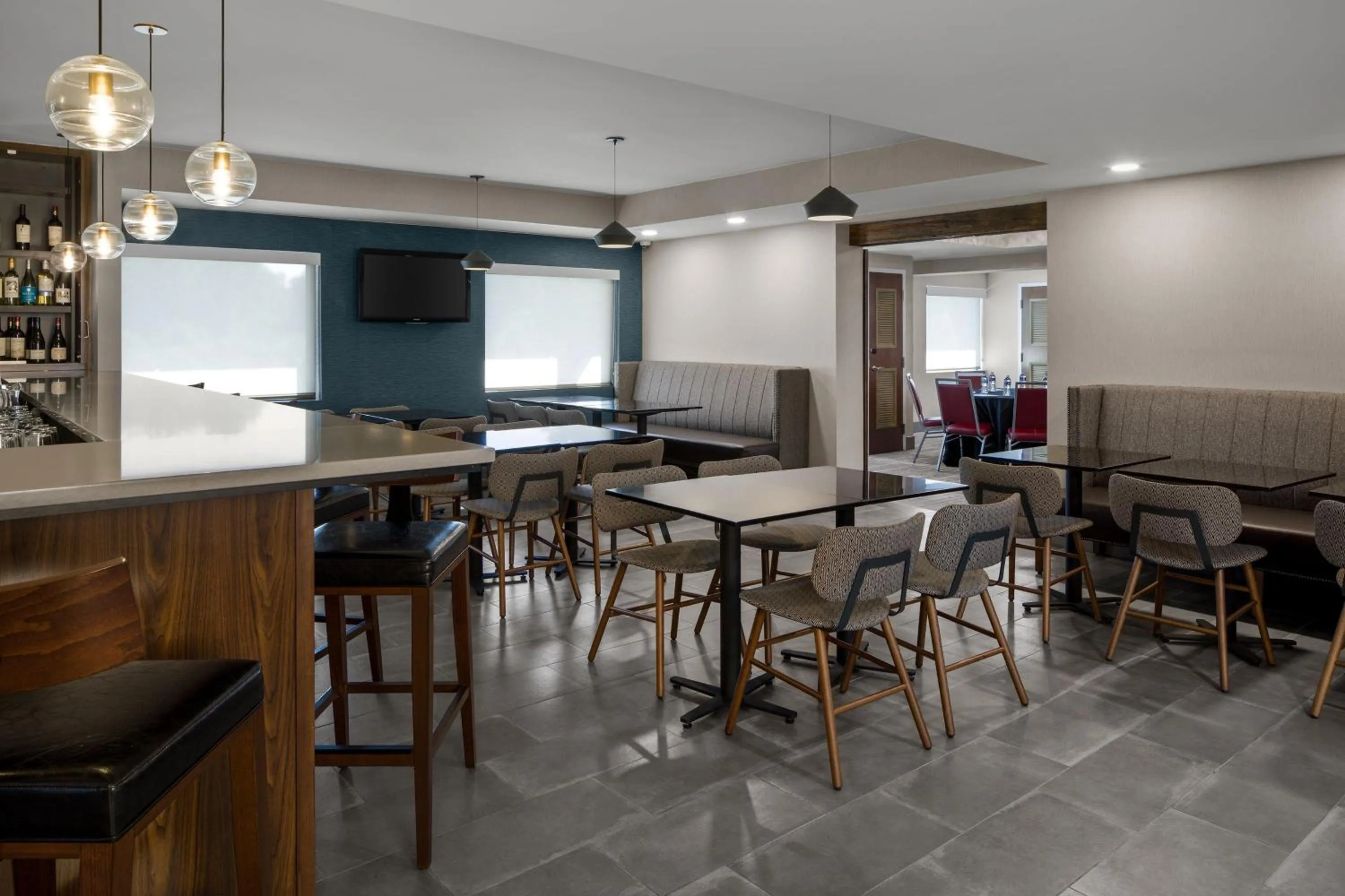 Restaurant/places to eat in Four Points by Sheraton Newark Christiana Wilmington