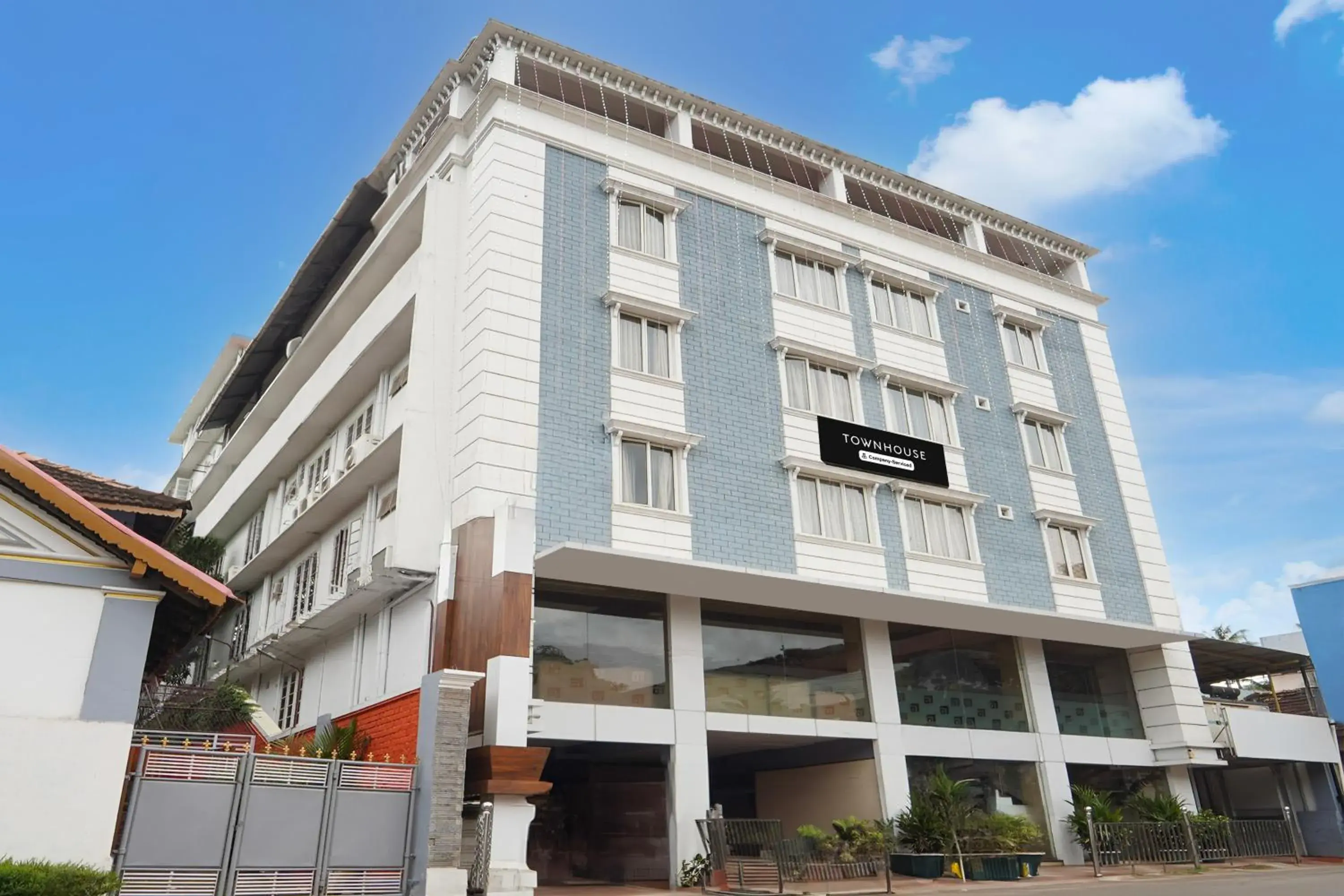 Facade/entrance in Super Townhouse MG Road Trivandrum Formerly Nandanam Park Facade/entrance in Super Townhouse MG Road Trivandrum Formerly Nandanam Park