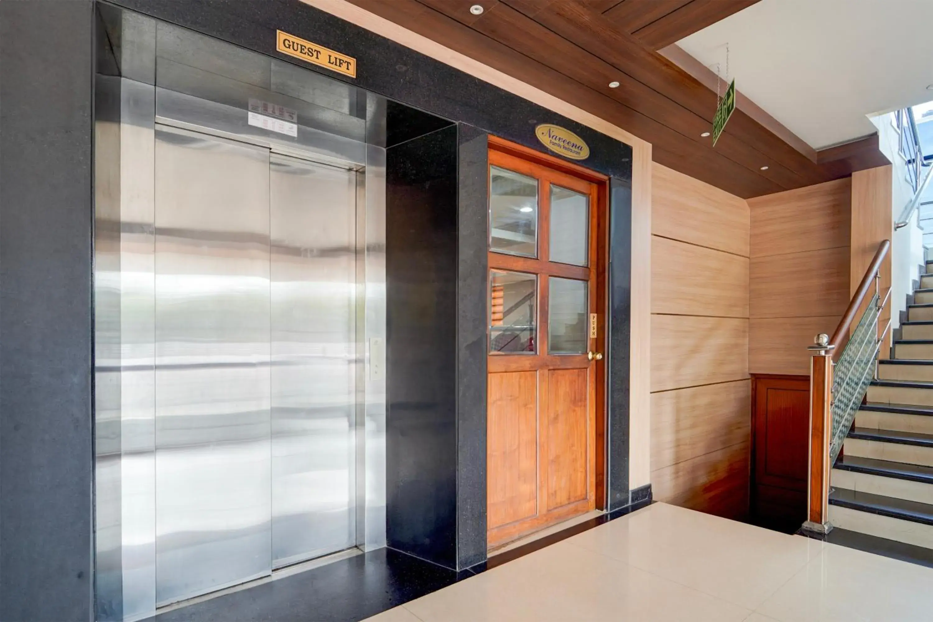 Lobby or reception in Super Townhouse MG Road Trivandrum Formerly Nandanam Park Lobby or reception in Super Townhouse MG Road Trivandrum Formerly Nandanam Park