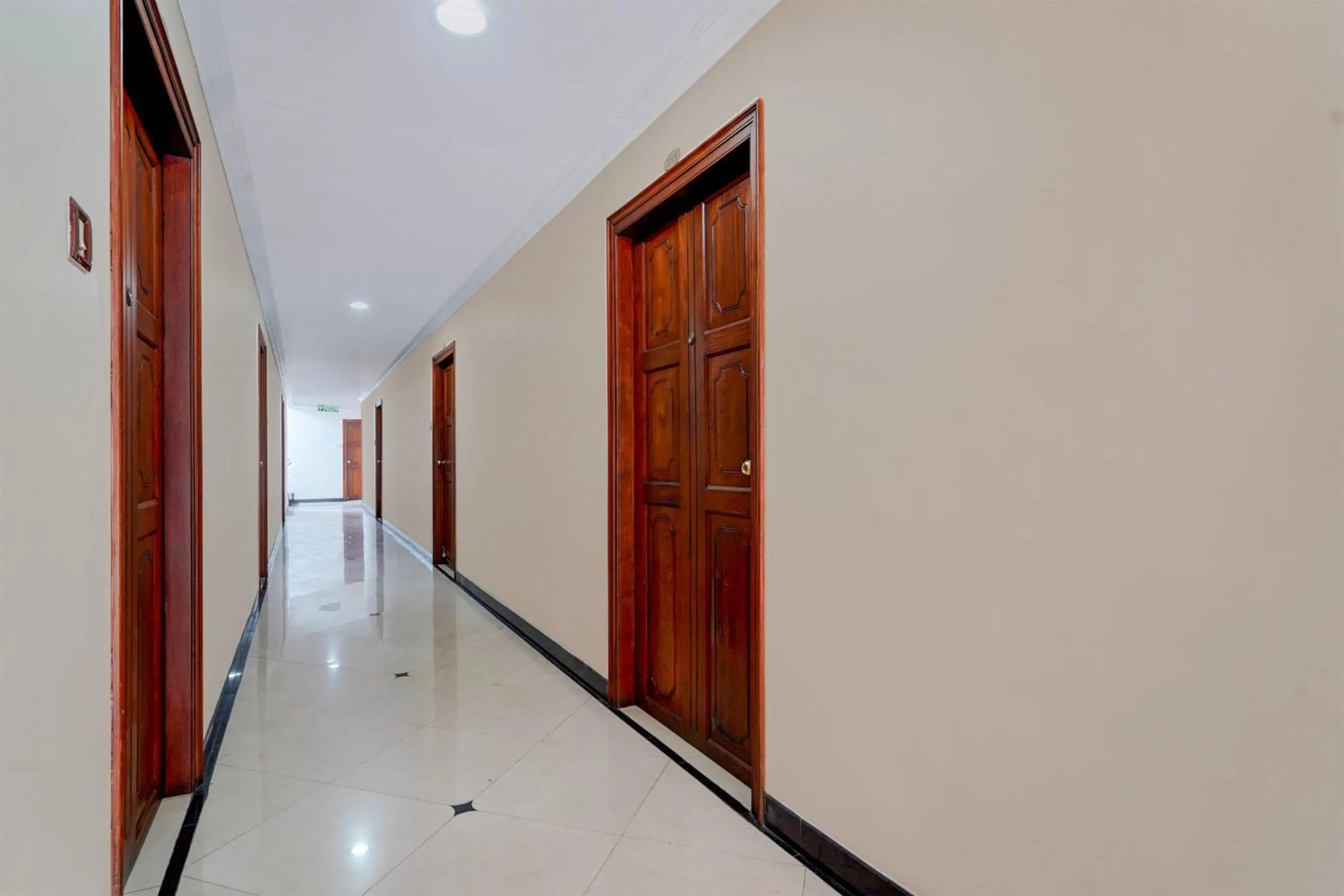 Lobby or reception in Super Townhouse MG Road Trivandrum Formerly Nandanam Park