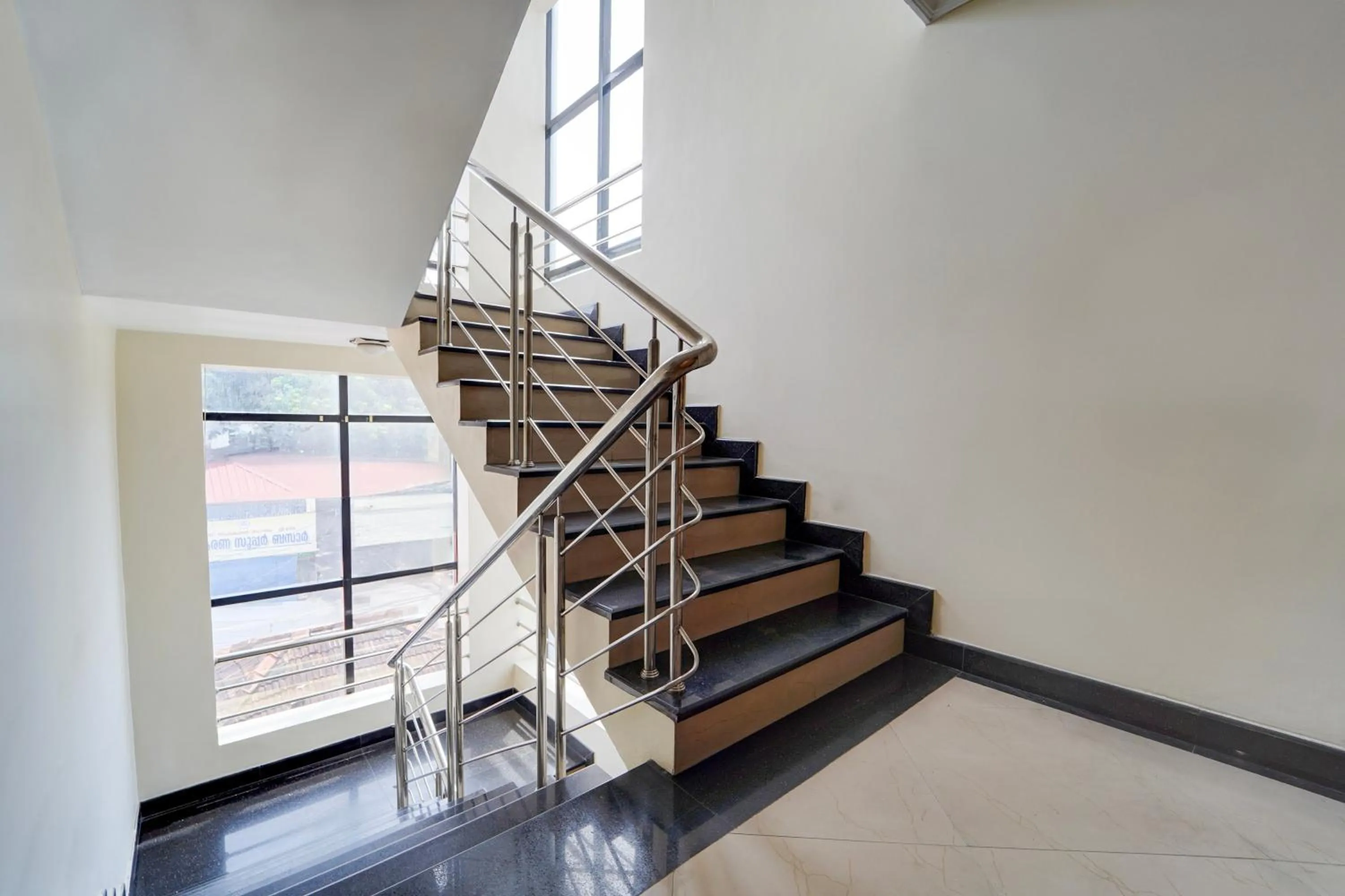 Lobby or reception in Super Townhouse MG Road Trivandrum Formerly Nandanam Park