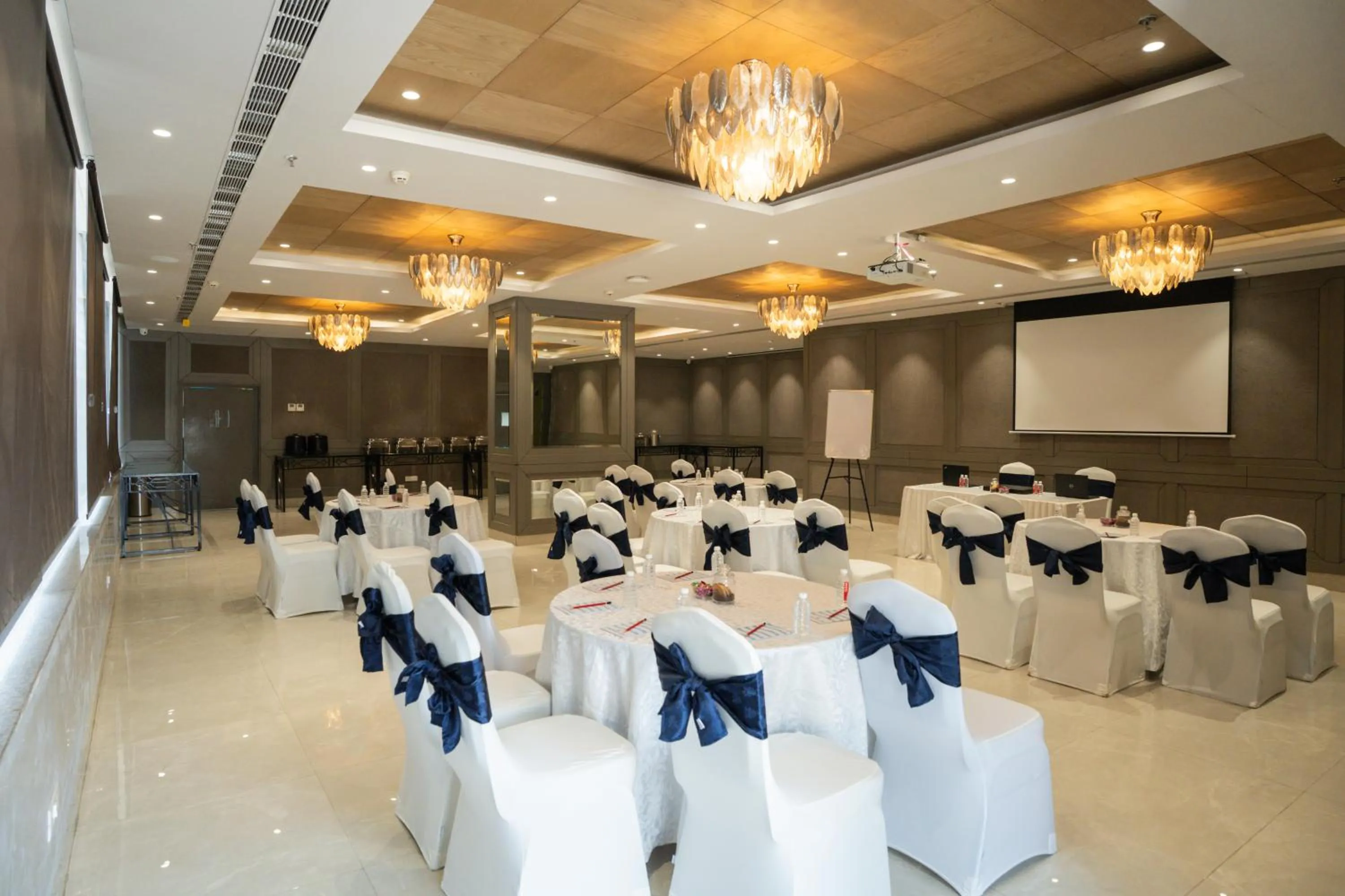 Meeting/conference room in AR Suites KLJ Square