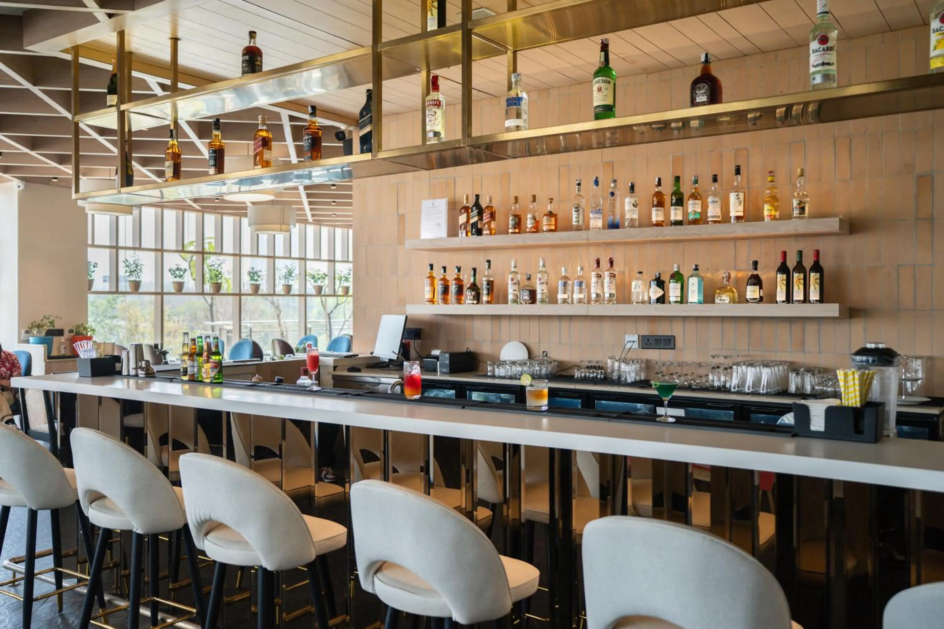 Lounge or bar in AR Suites KLJ Square