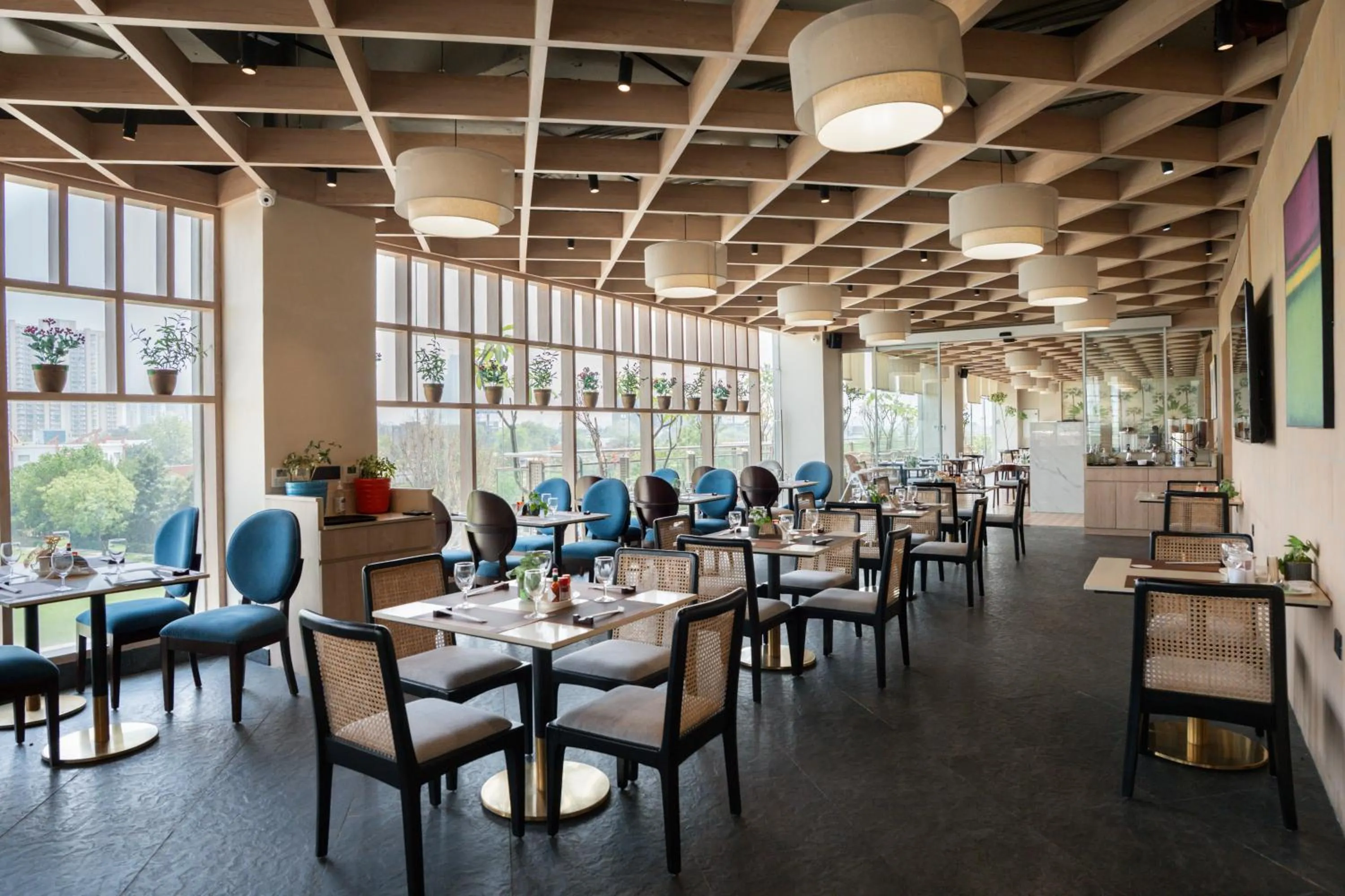 Restaurant/places to eat in AR Suites KLJ Square