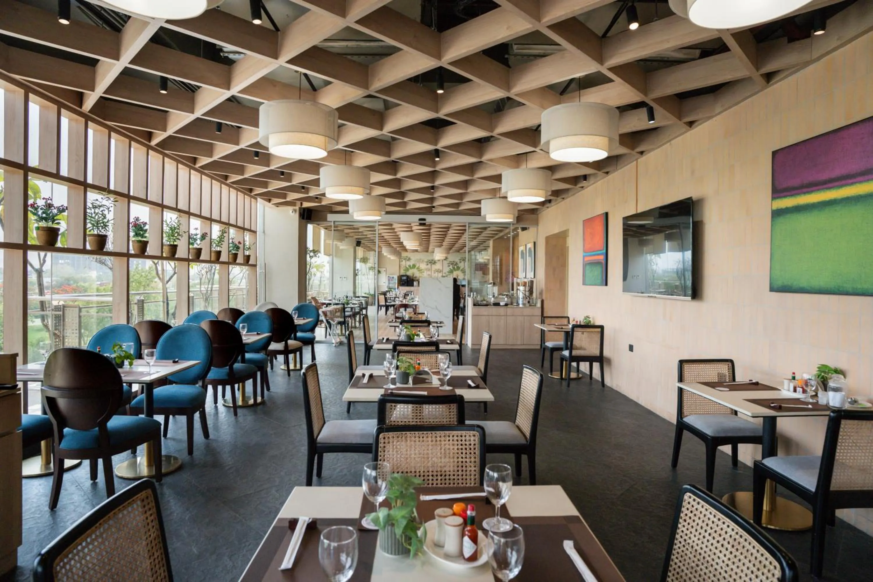 Restaurant/places to eat in AR Suites KLJ Square