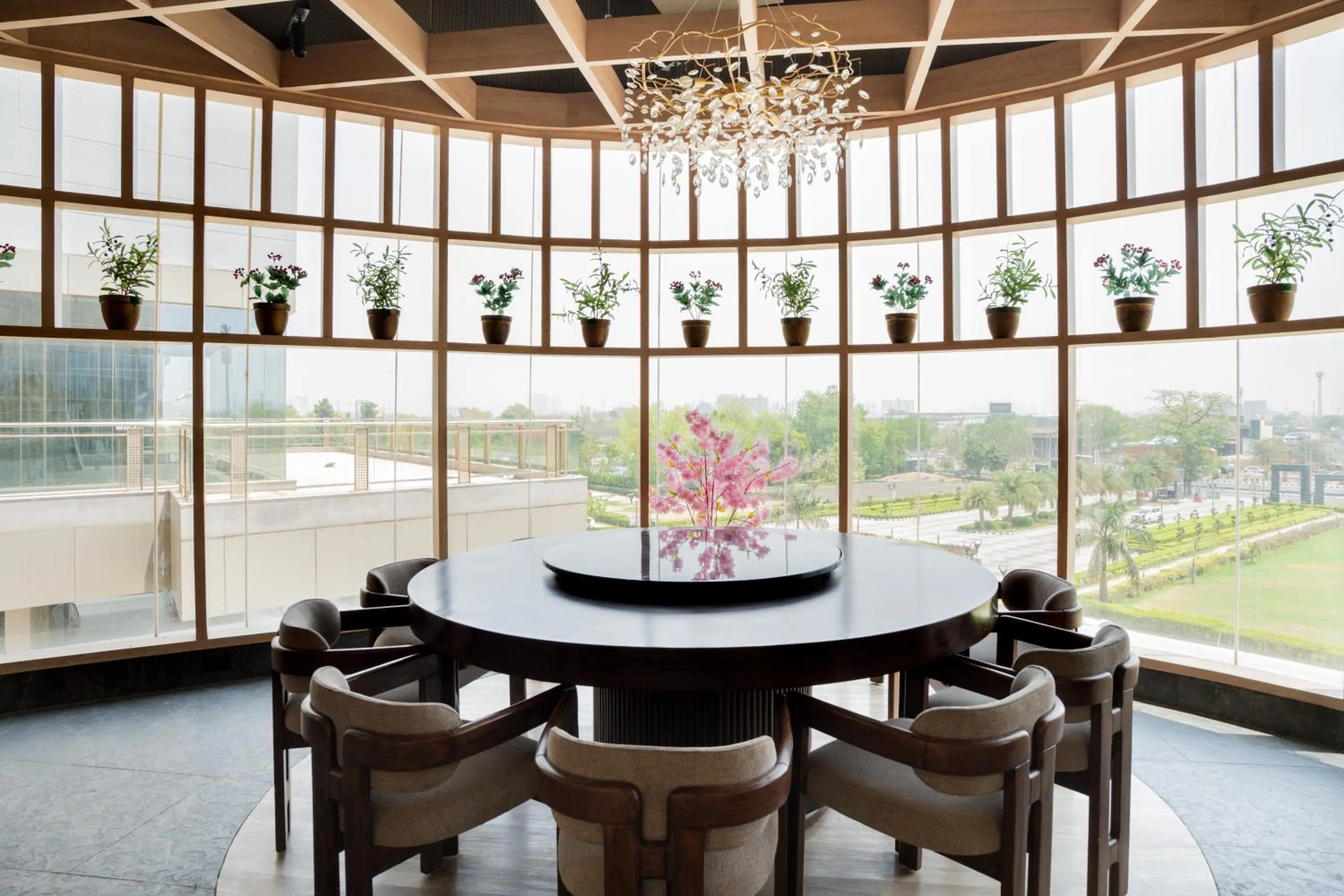 Restaurant/places to eat in AR Suites KLJ Square