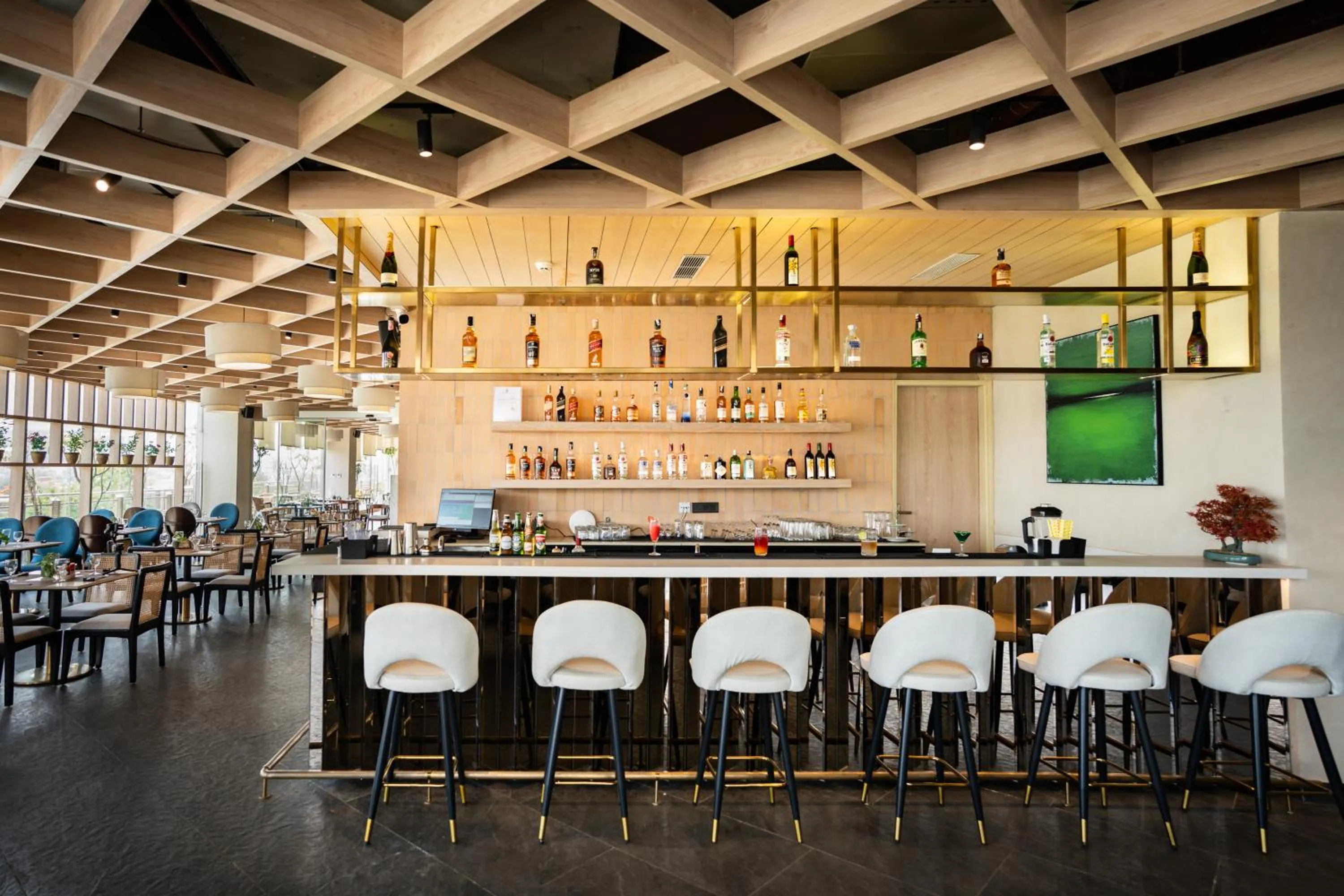 Lounge or bar in AR Suites KLJ Square