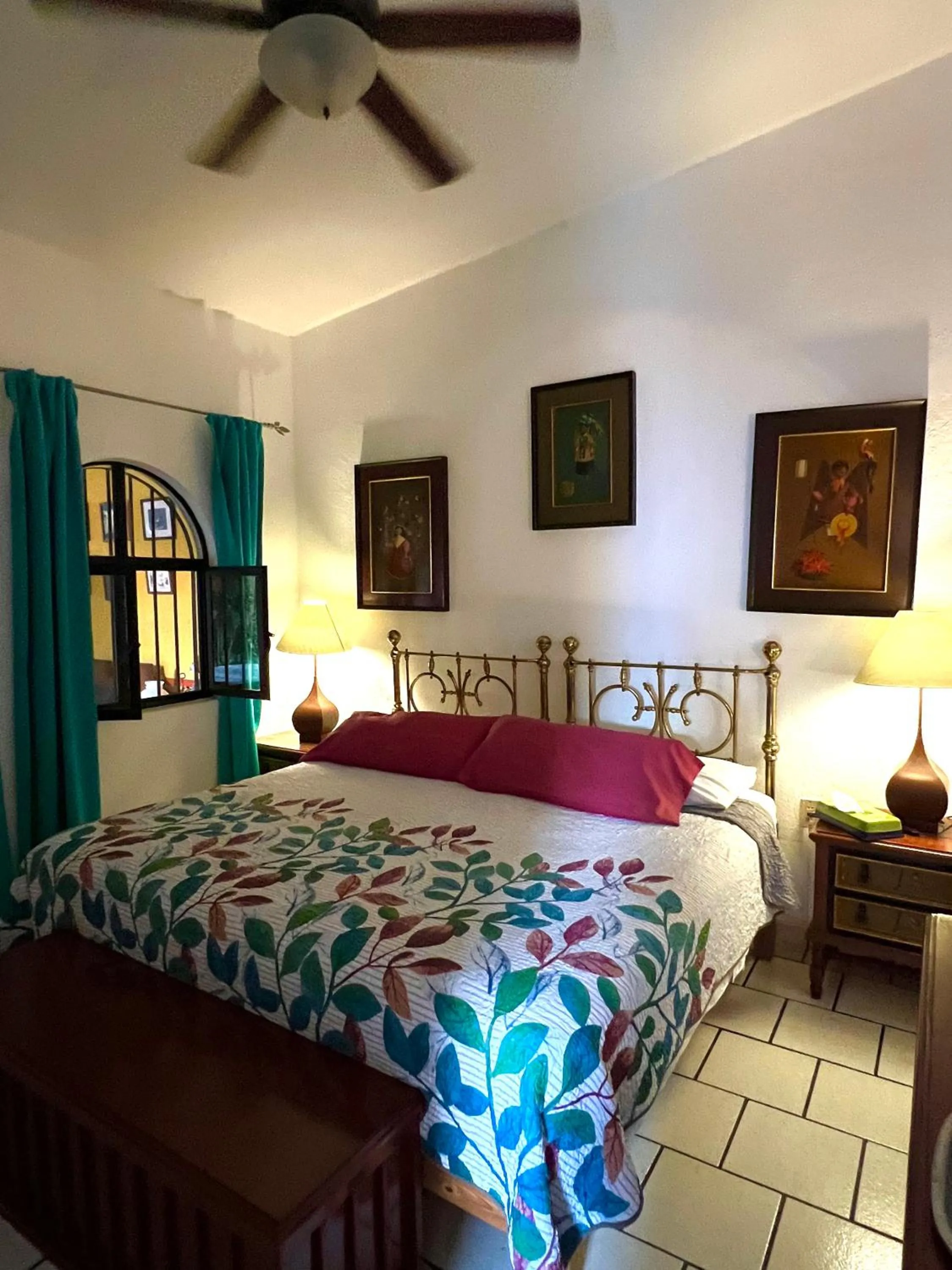 Bed in Hotel Casa Alvarada