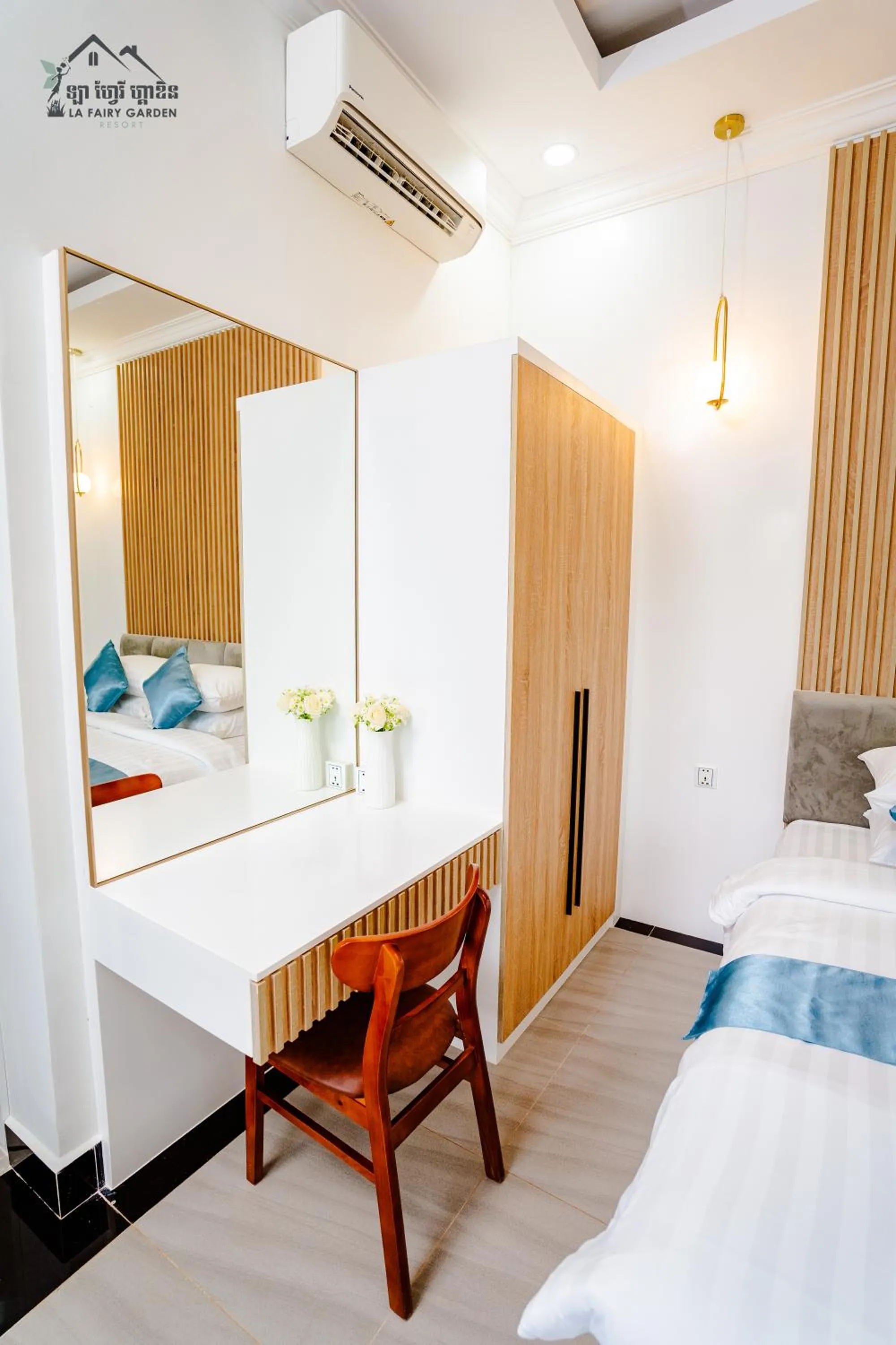 hair dresser, Bed in La Fairy Garden Resort