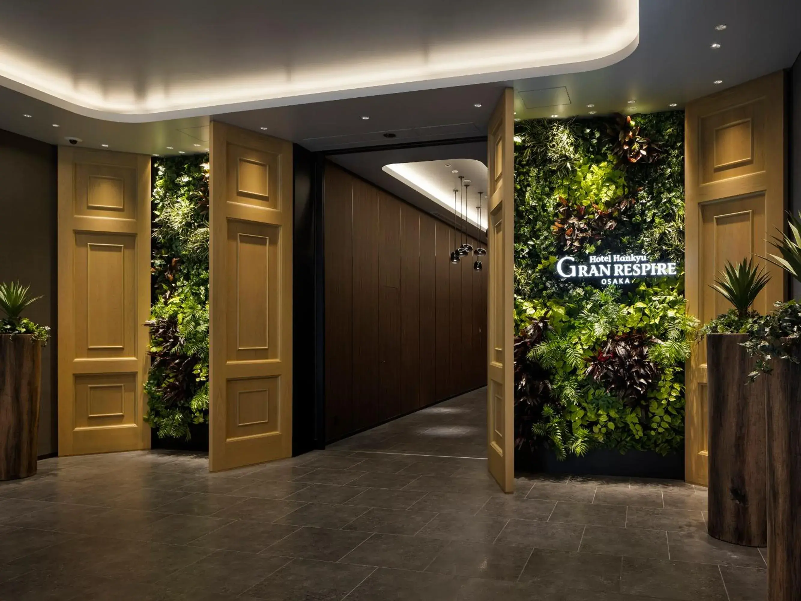 Facade/entrance in Hotel Hankyu GRAN RESPIRE OSAKA Facade/entrance in Hotel Hankyu GRAN RESPIRE OSAKA