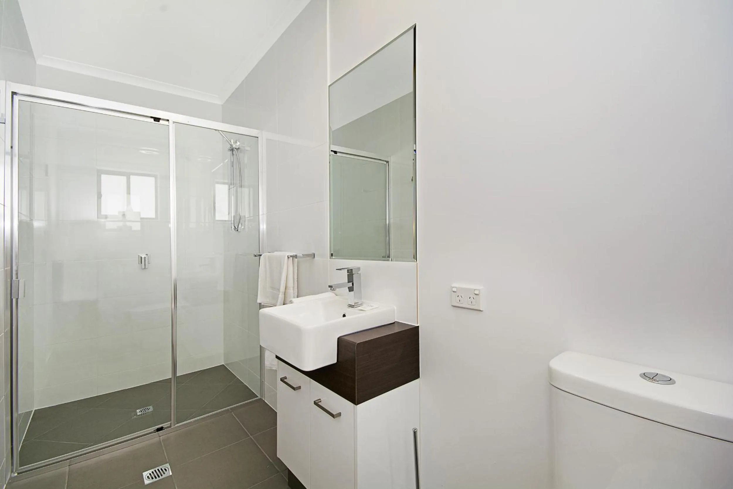 Kitchen or kitchenette in Cooroy Luxury Motel Apartments