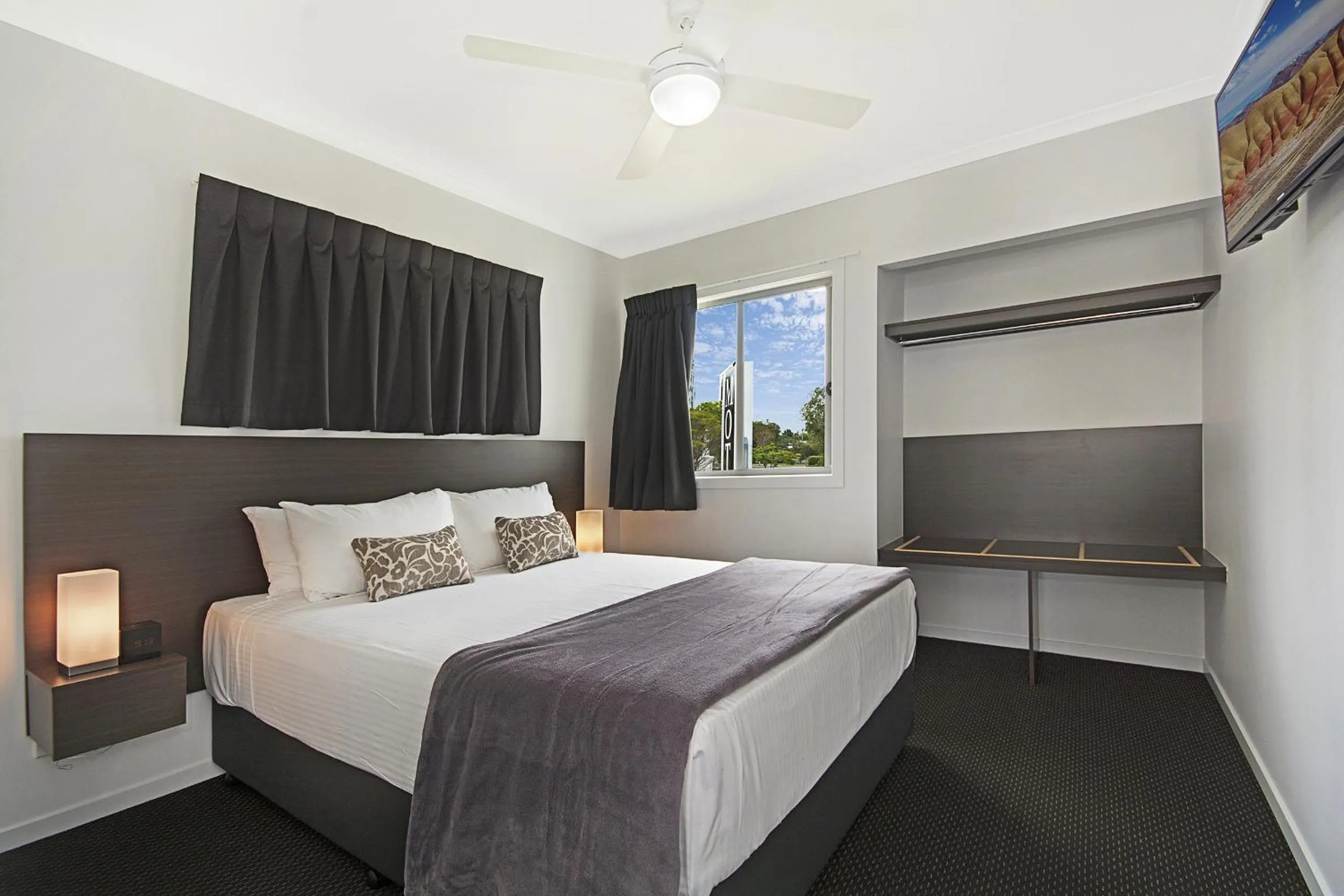 Bedroom, Bed in Cooroy Luxury Motel Apartments