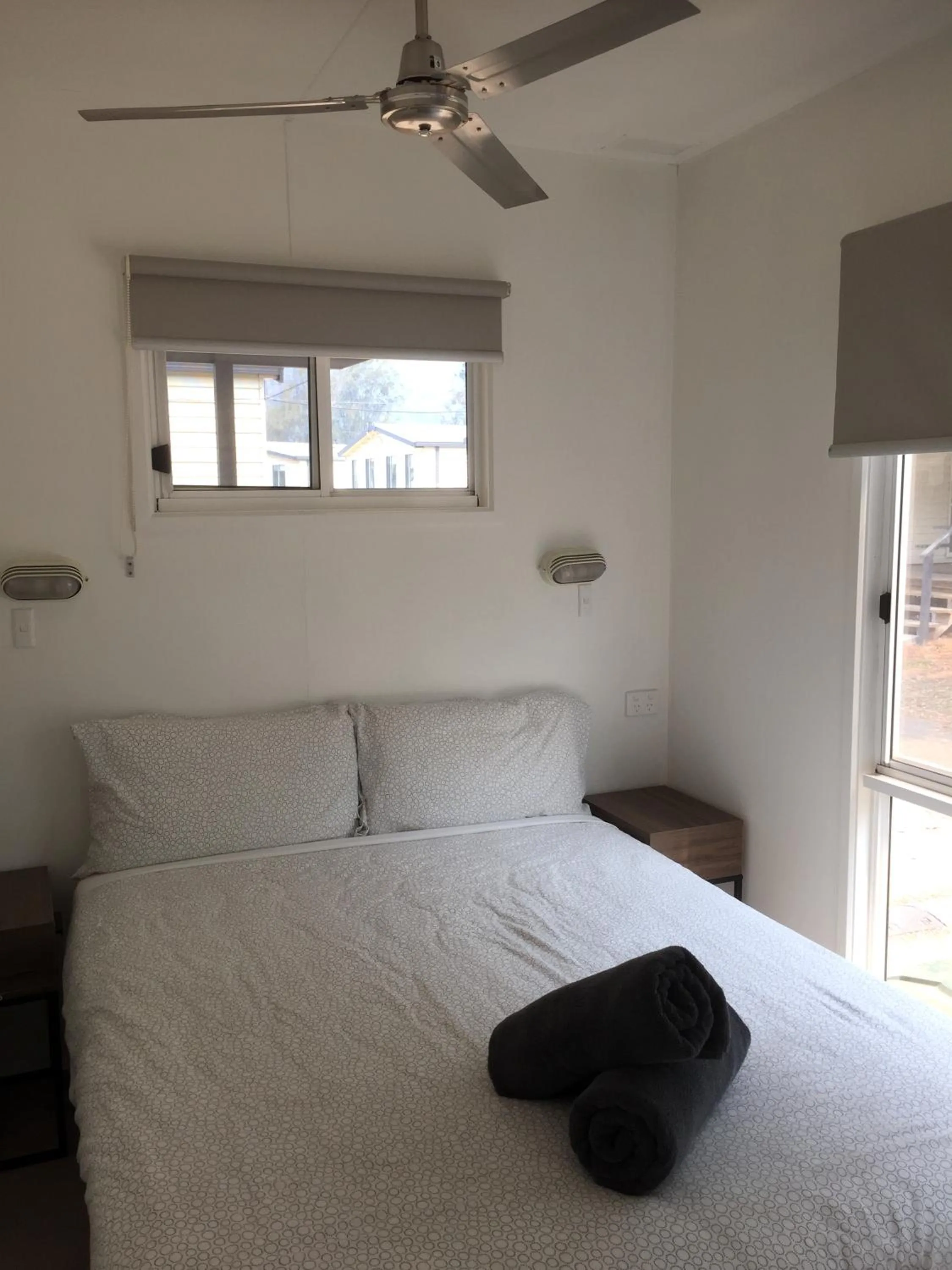 Bed in Del Rio Riverside Resort