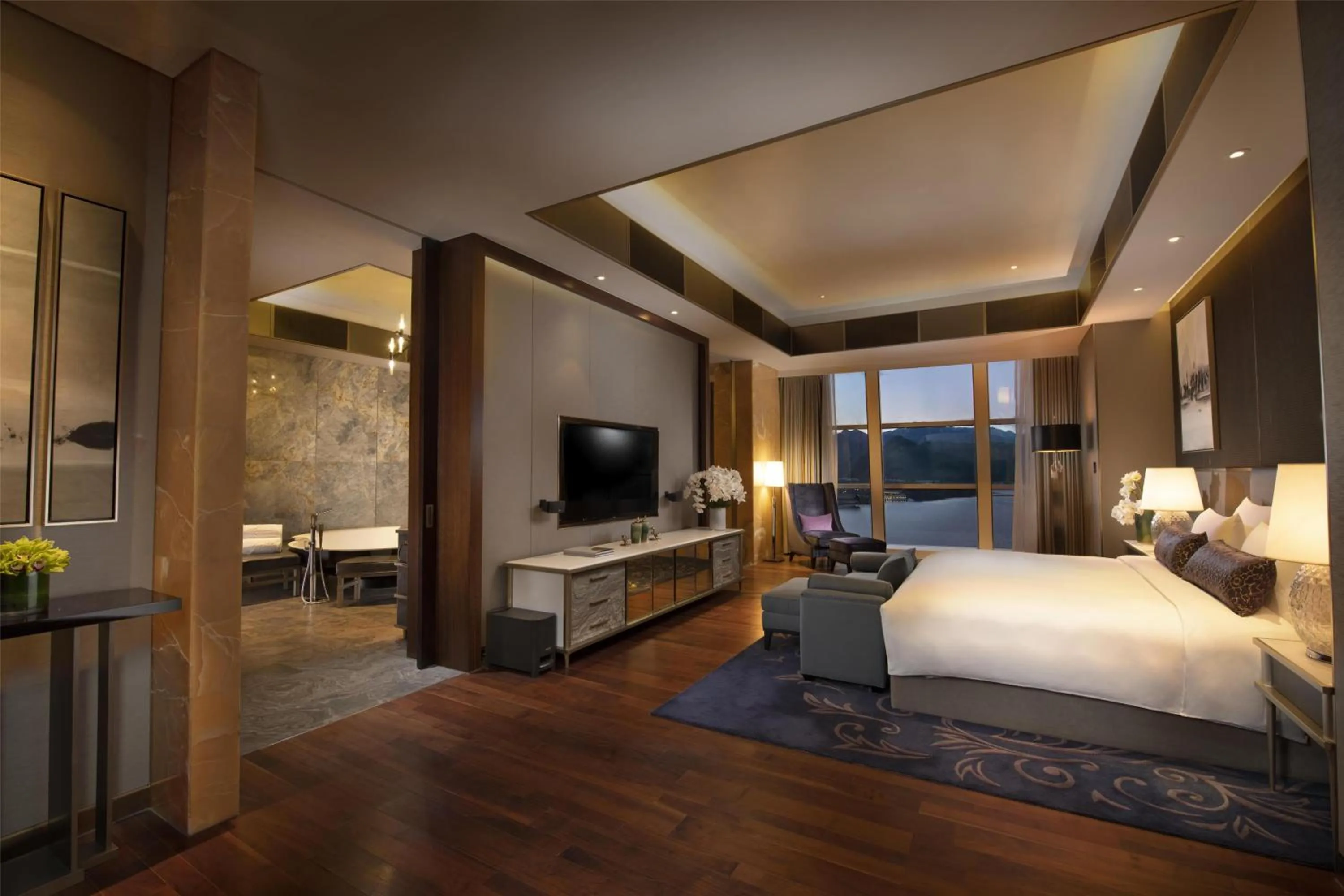 Bedroom, Bed in Sunrise Kempinski Hotel Beijing